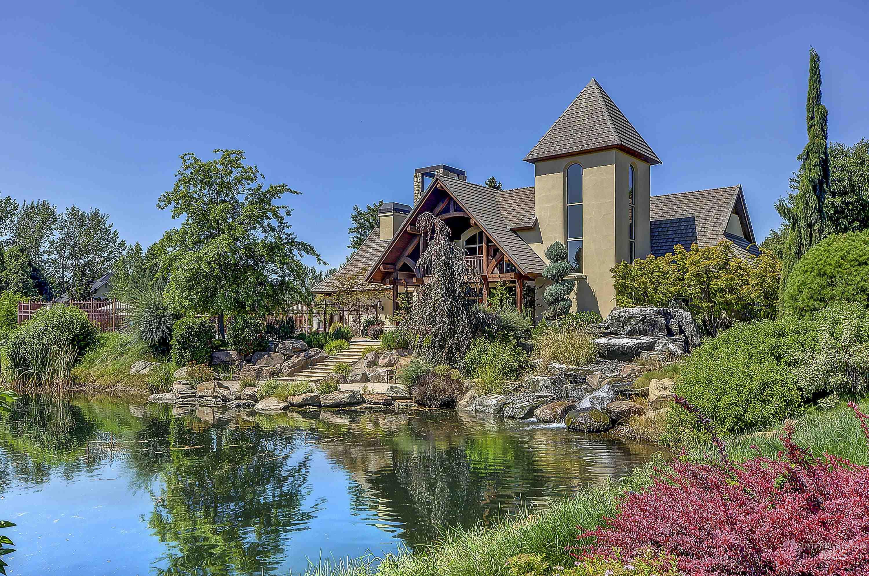 647 W Water Grove Drive