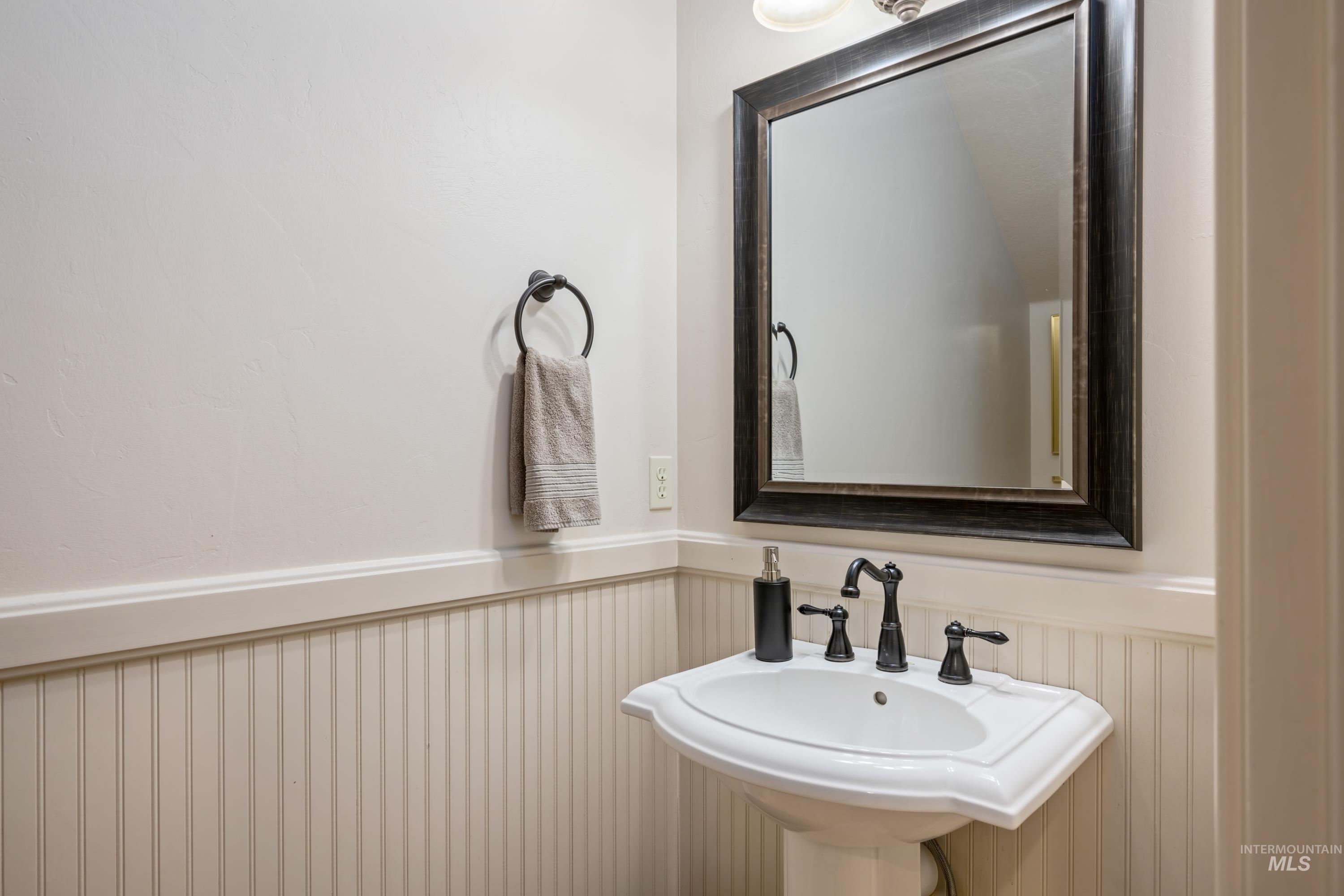 647 W Water Grove Drive