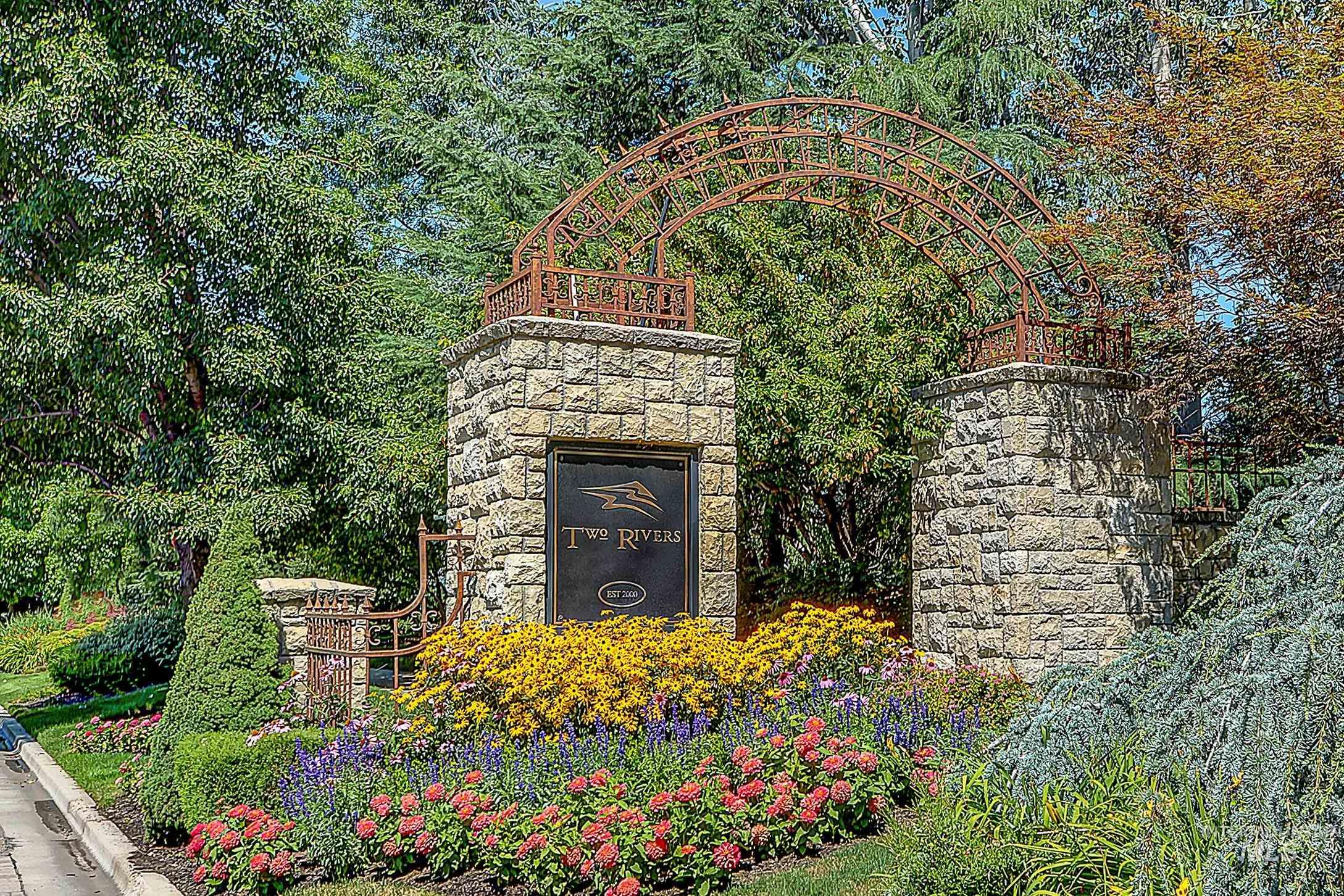 647 W Water Grove Drive