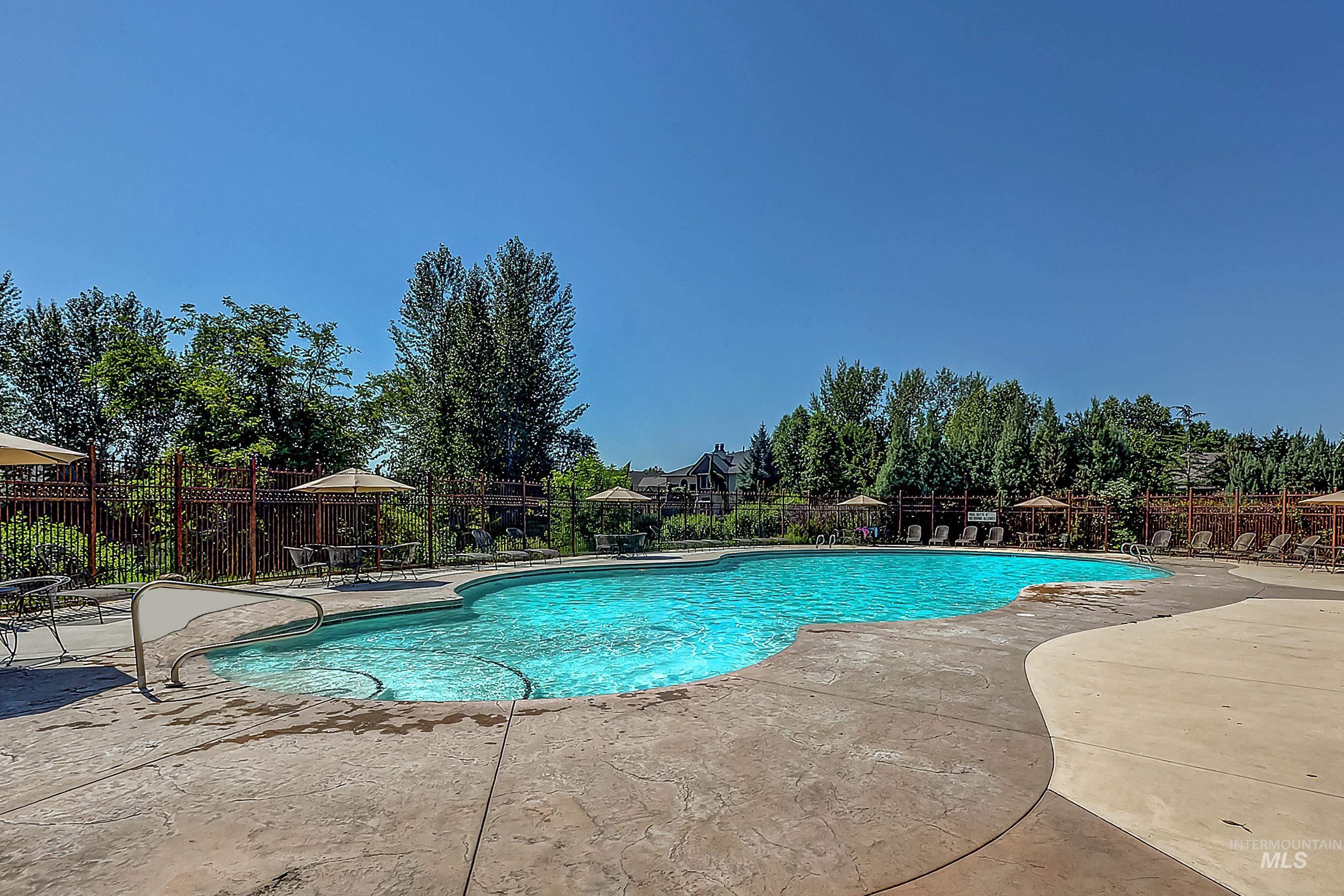 647 W Water Grove Drive