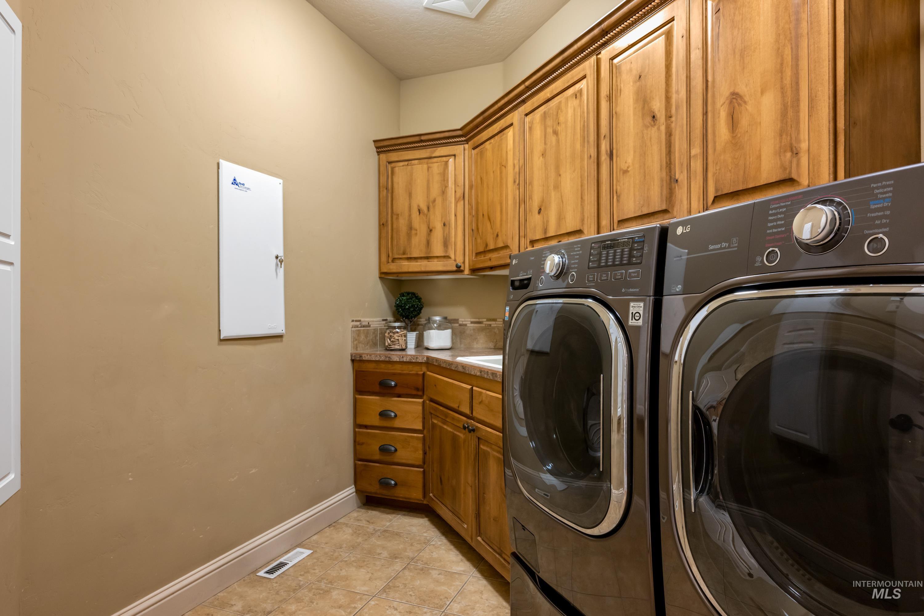 647 W Water Grove Drive