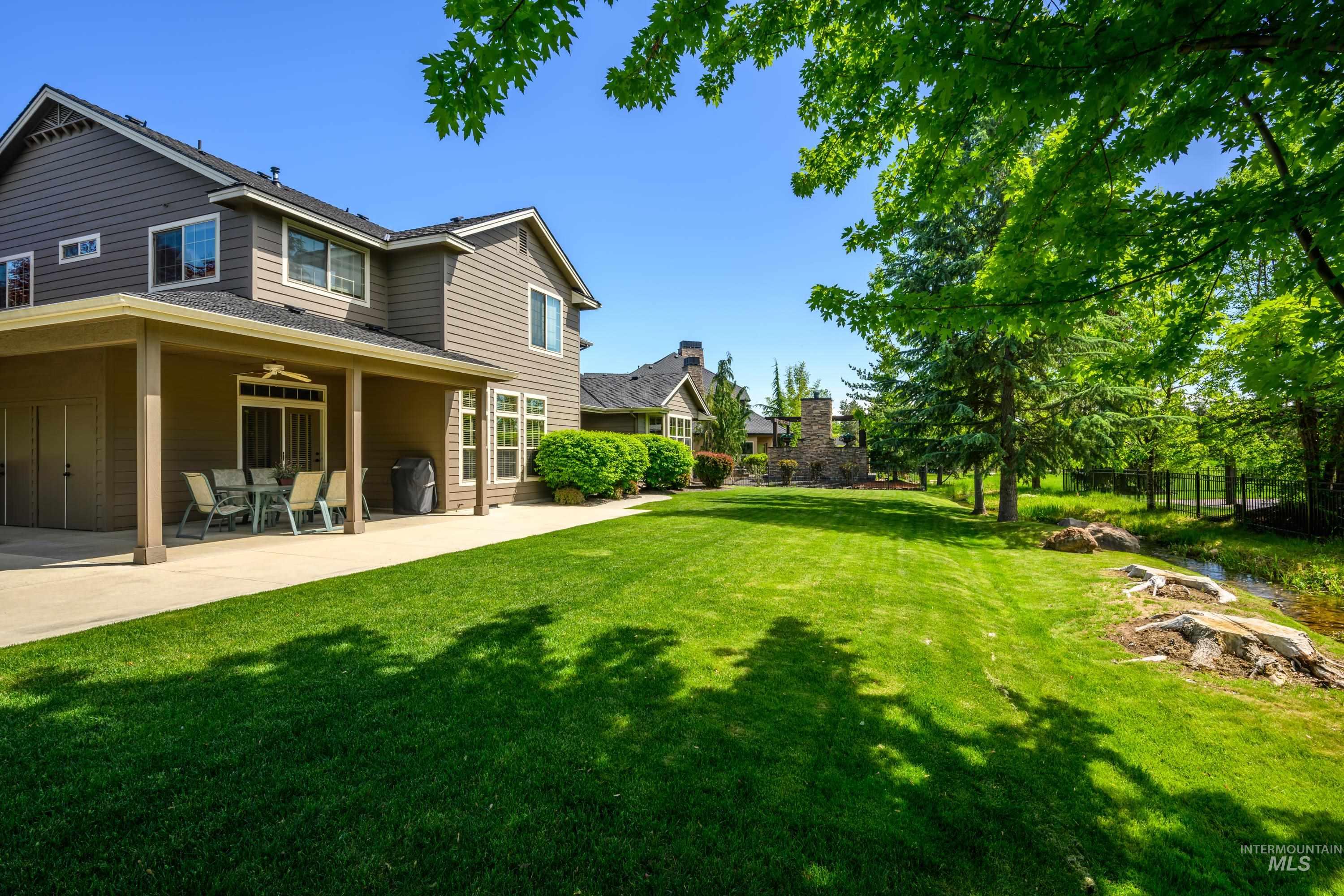 647 W Water Grove Drive