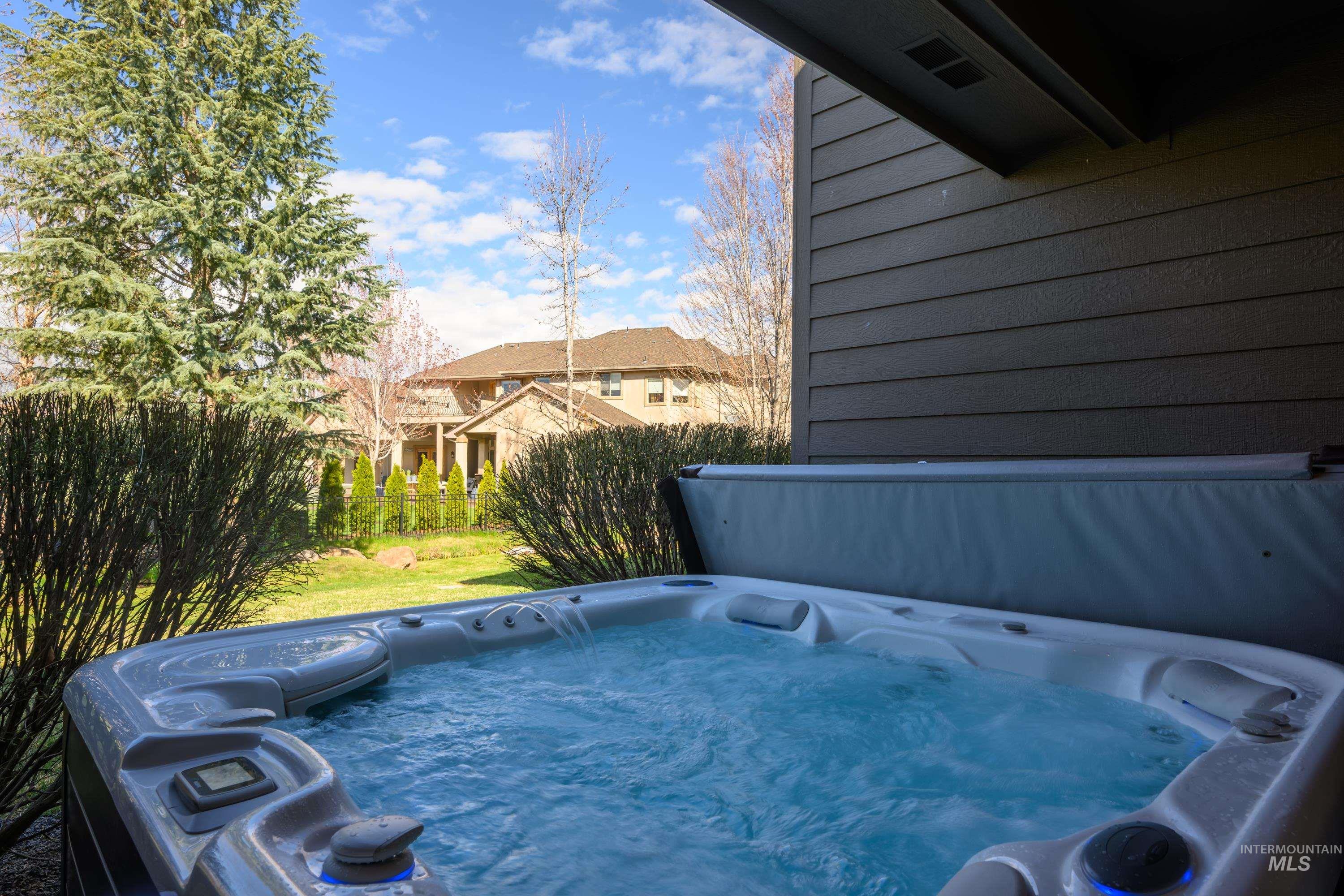 647 W Water Grove Drive