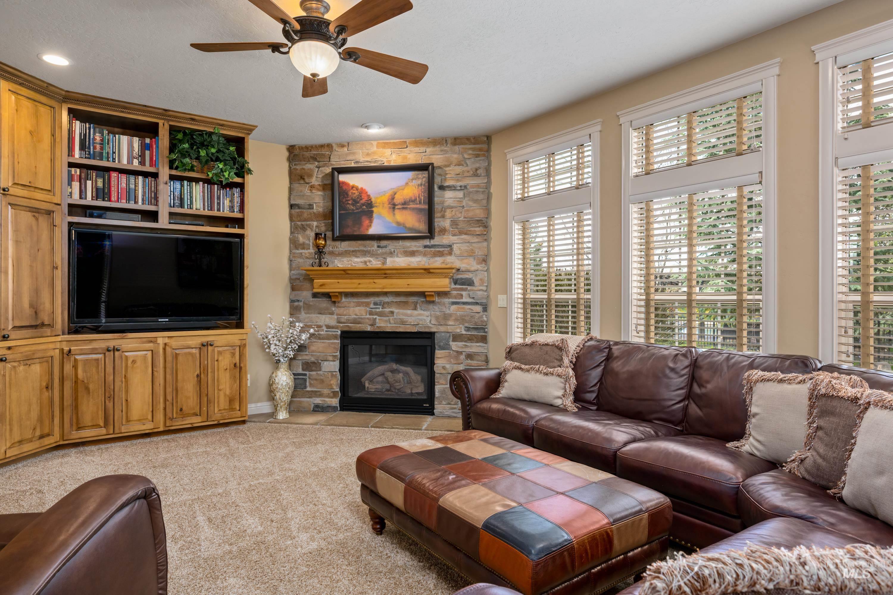 647 W Water Grove Drive