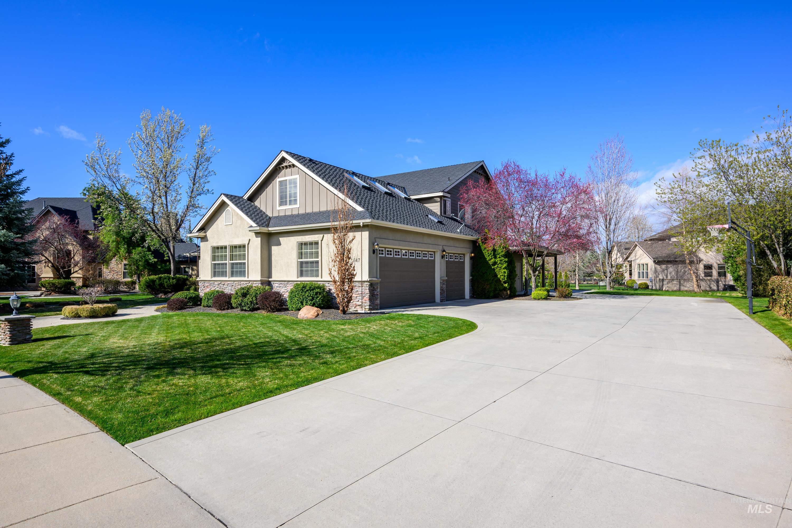 647 W Water Grove Drive