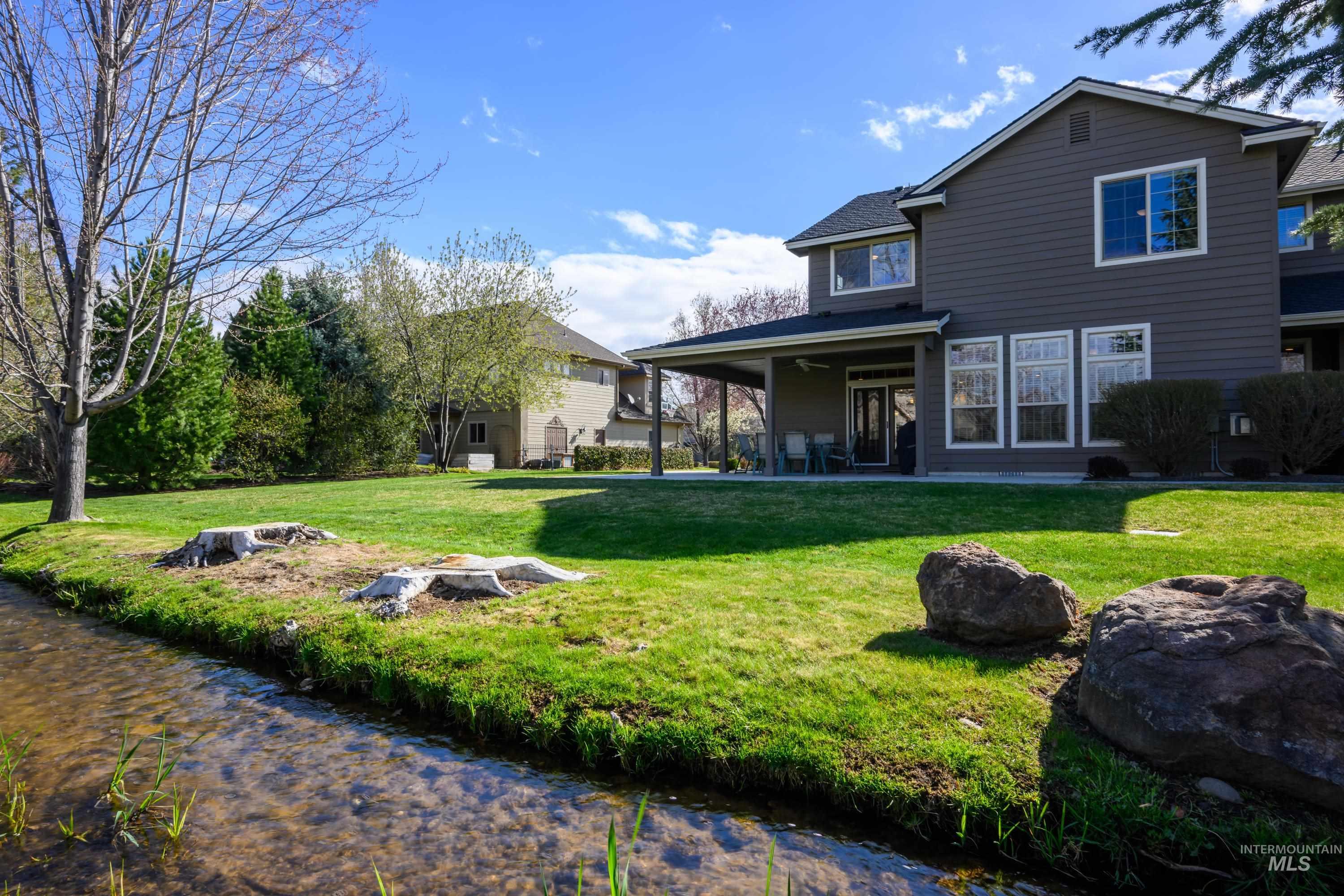 647 W Water Grove Drive