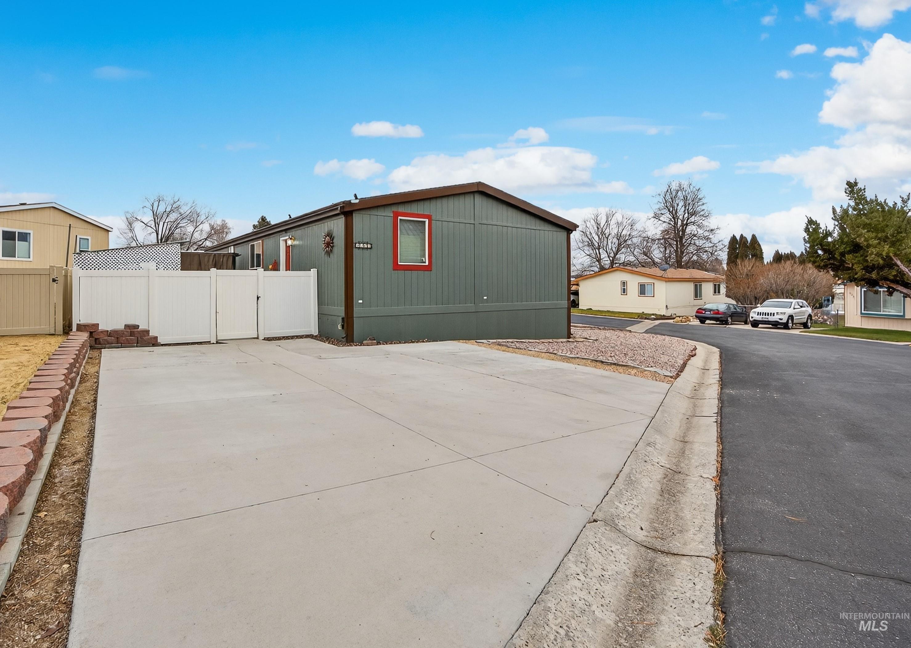 8218 Blue Ridge Ln