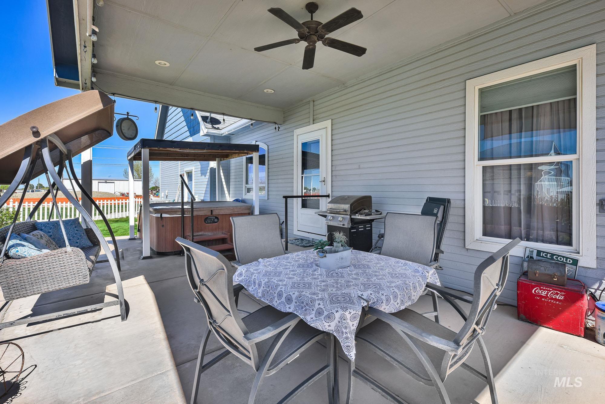 15955 Wintergreen