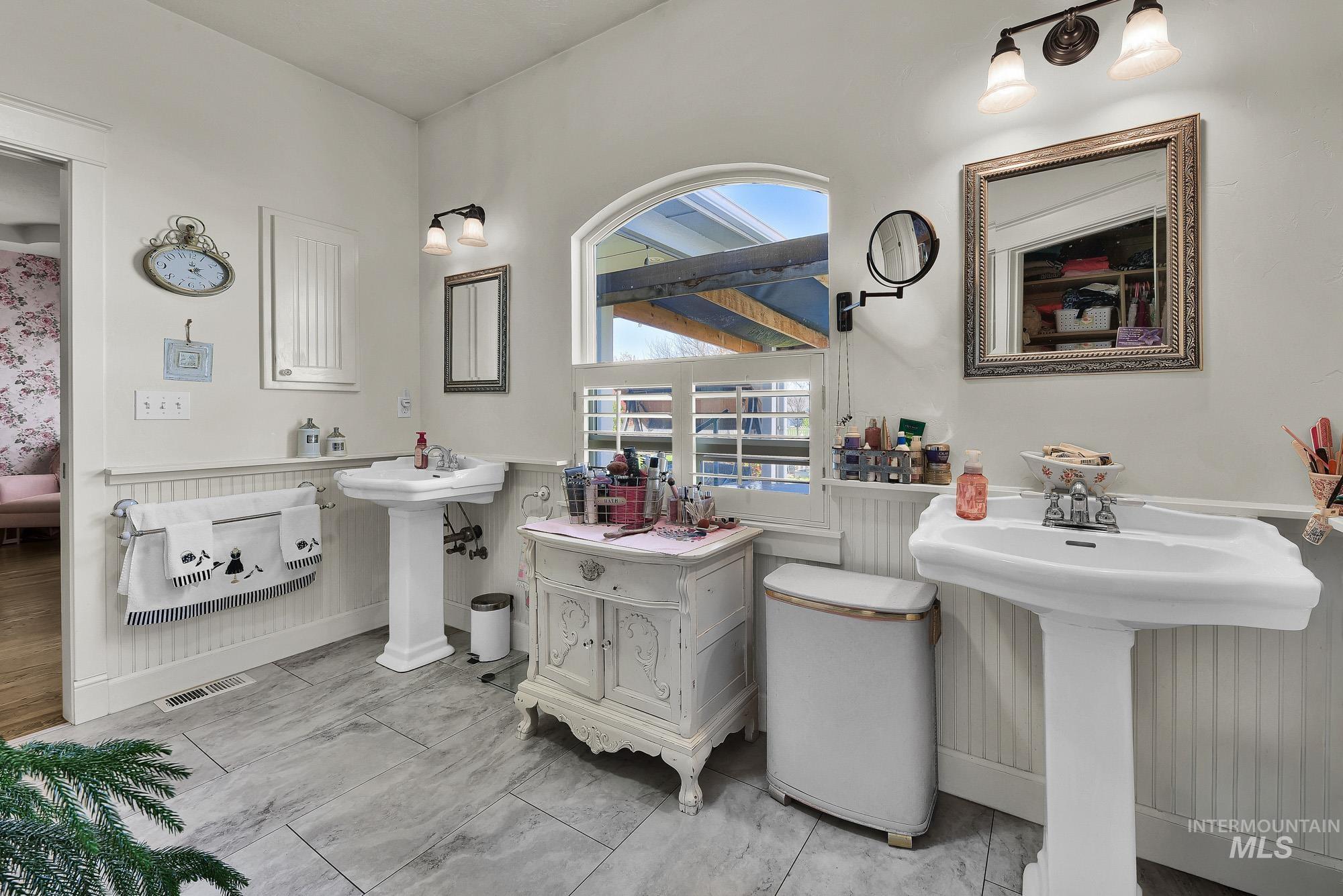15955 Wintergreen
