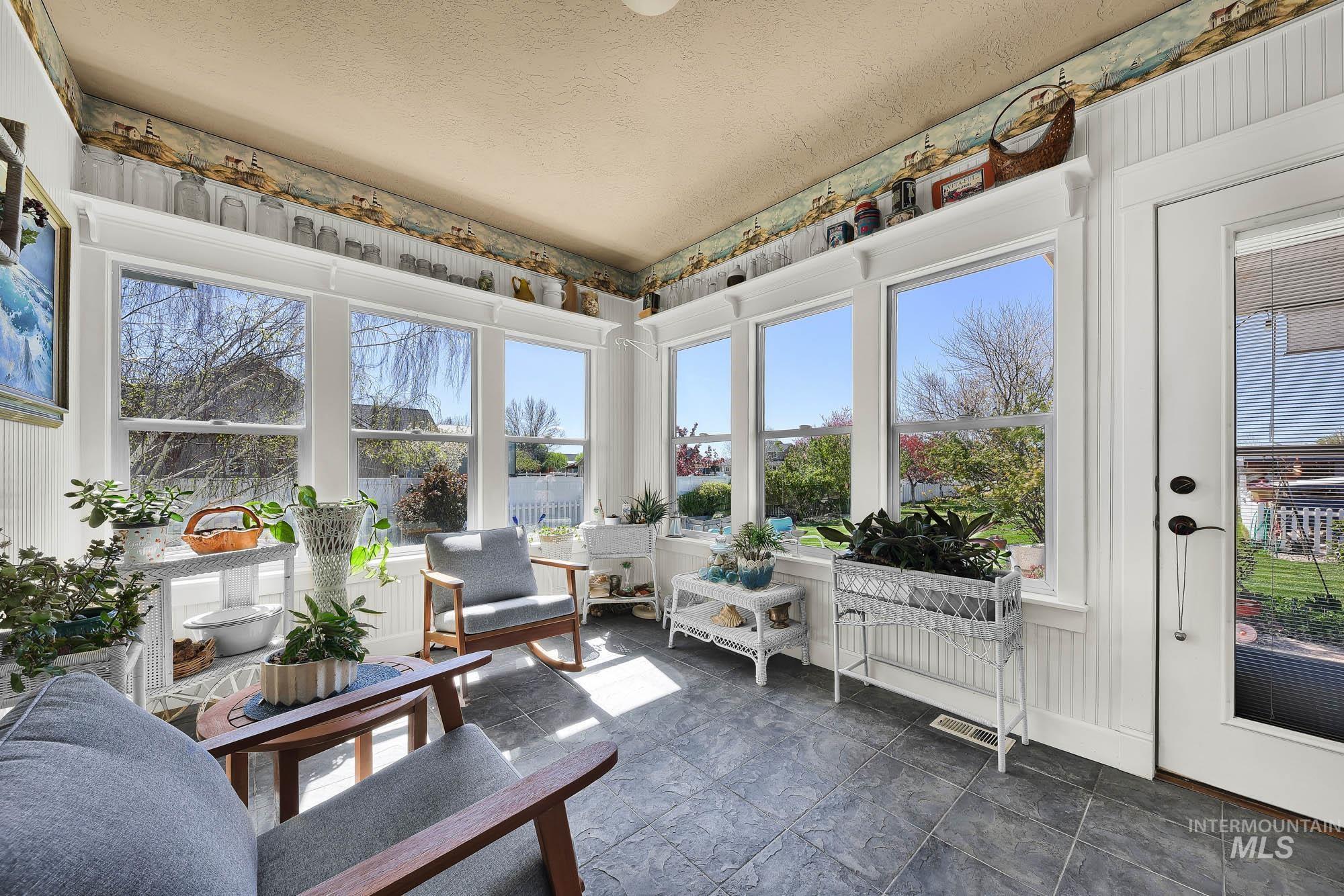 15955 Wintergreen