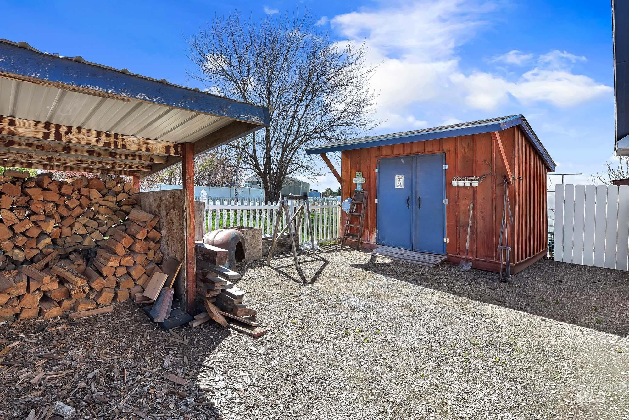 15955 Wintergreen