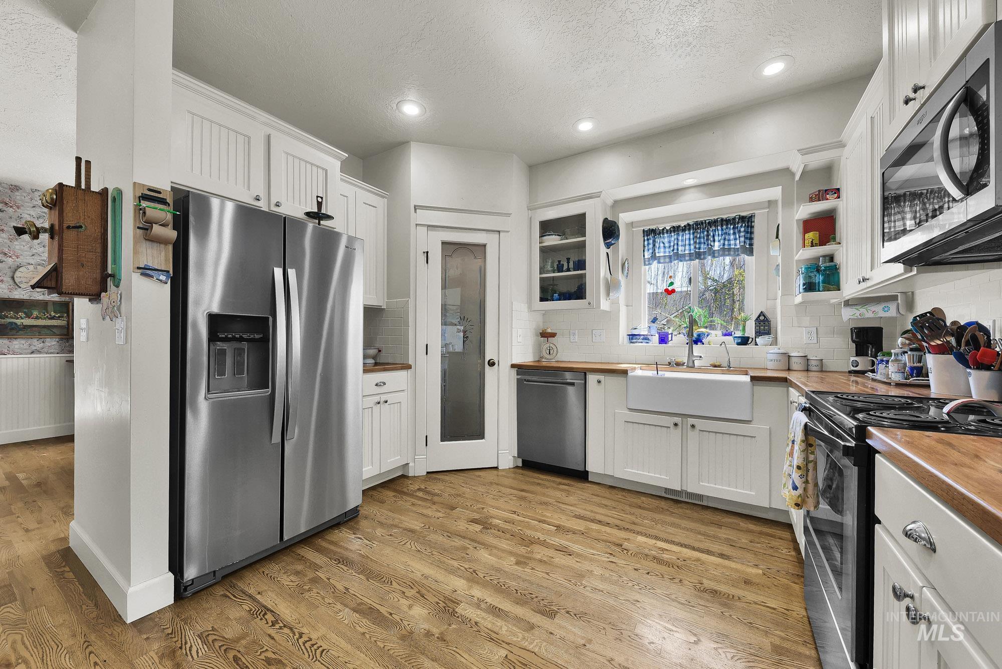 15955 Wintergreen