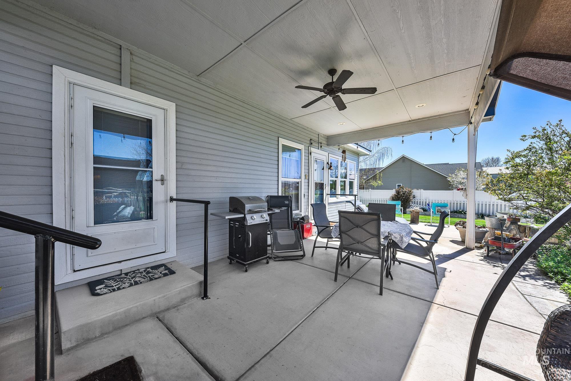 15955 Wintergreen
