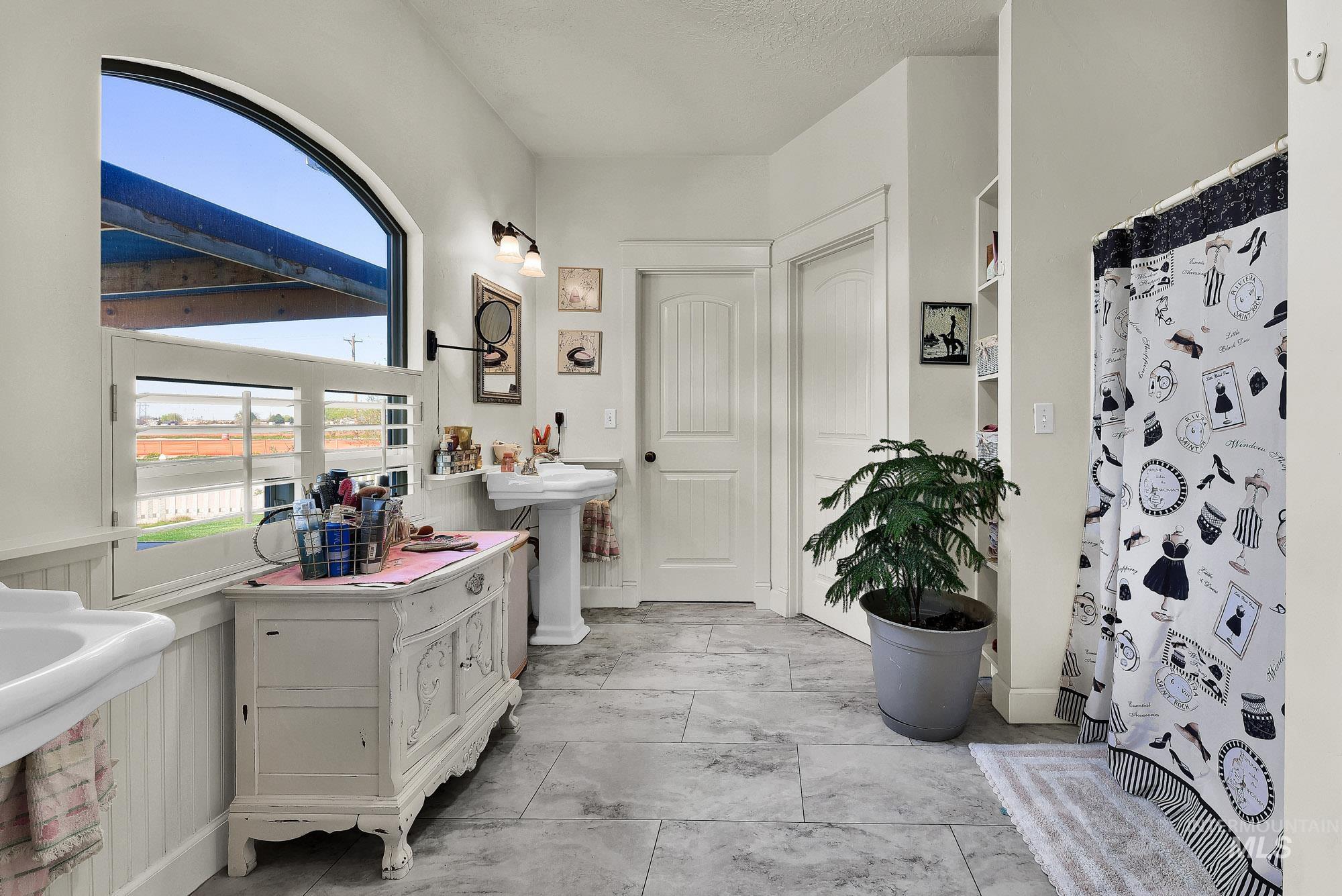 15955 Wintergreen