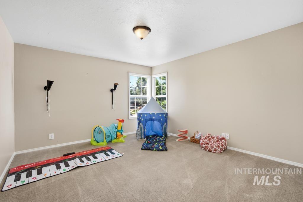 5732 N Plumcreek