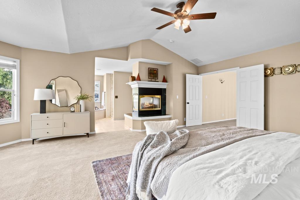 5732 N Plumcreek