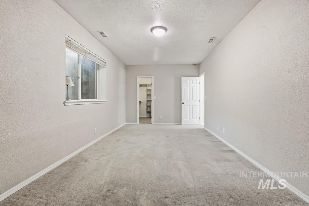 5732 N Plumcreek