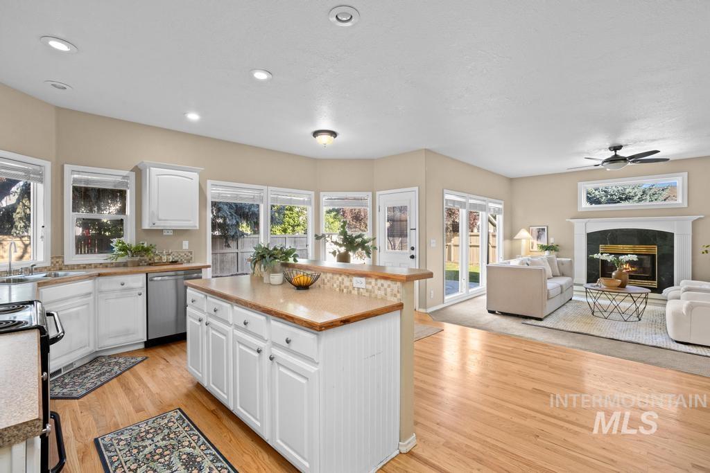 5732 N Plumcreek