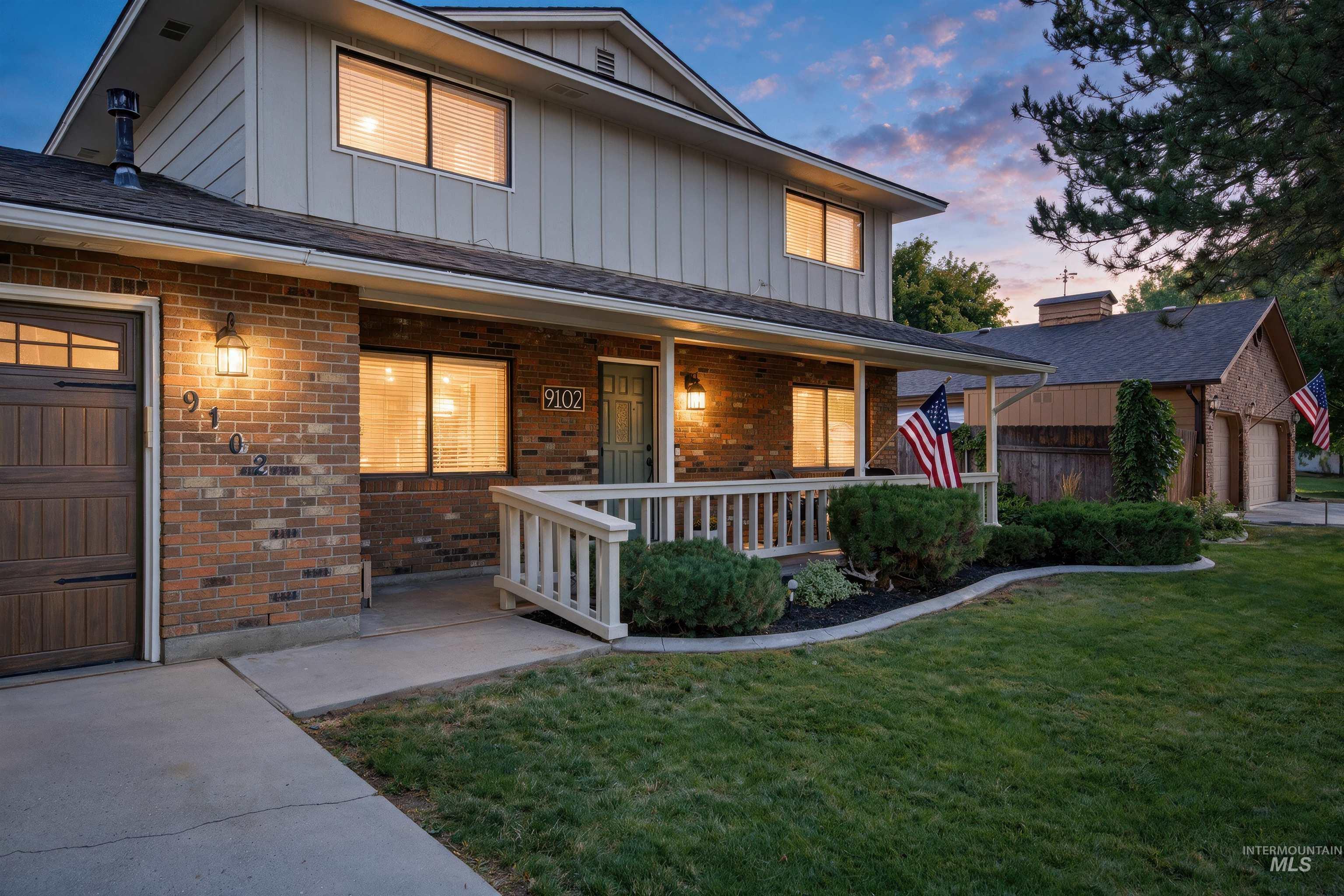 9102 W Donnybrook Ct