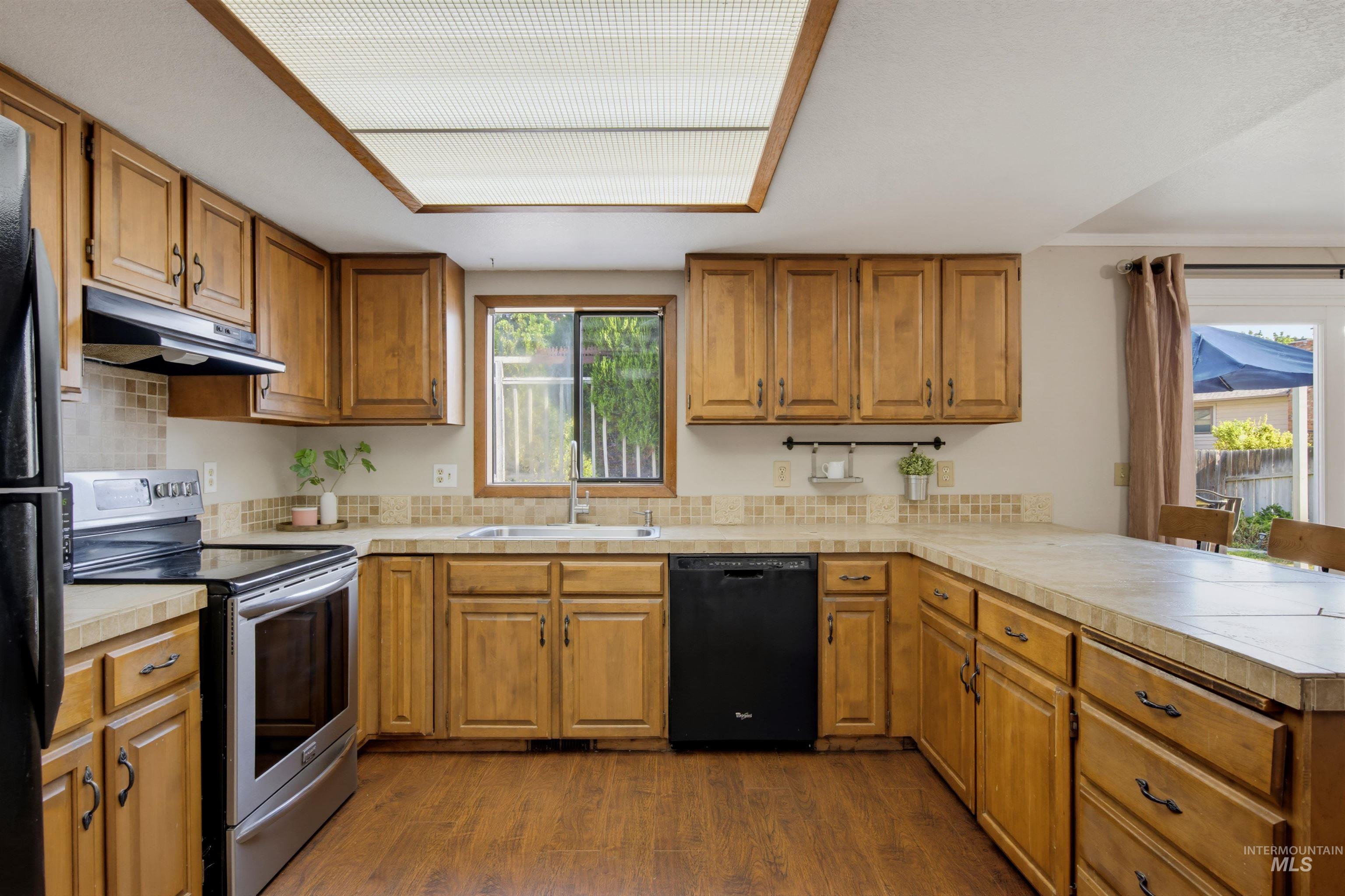 9102 W Donnybrook Ct