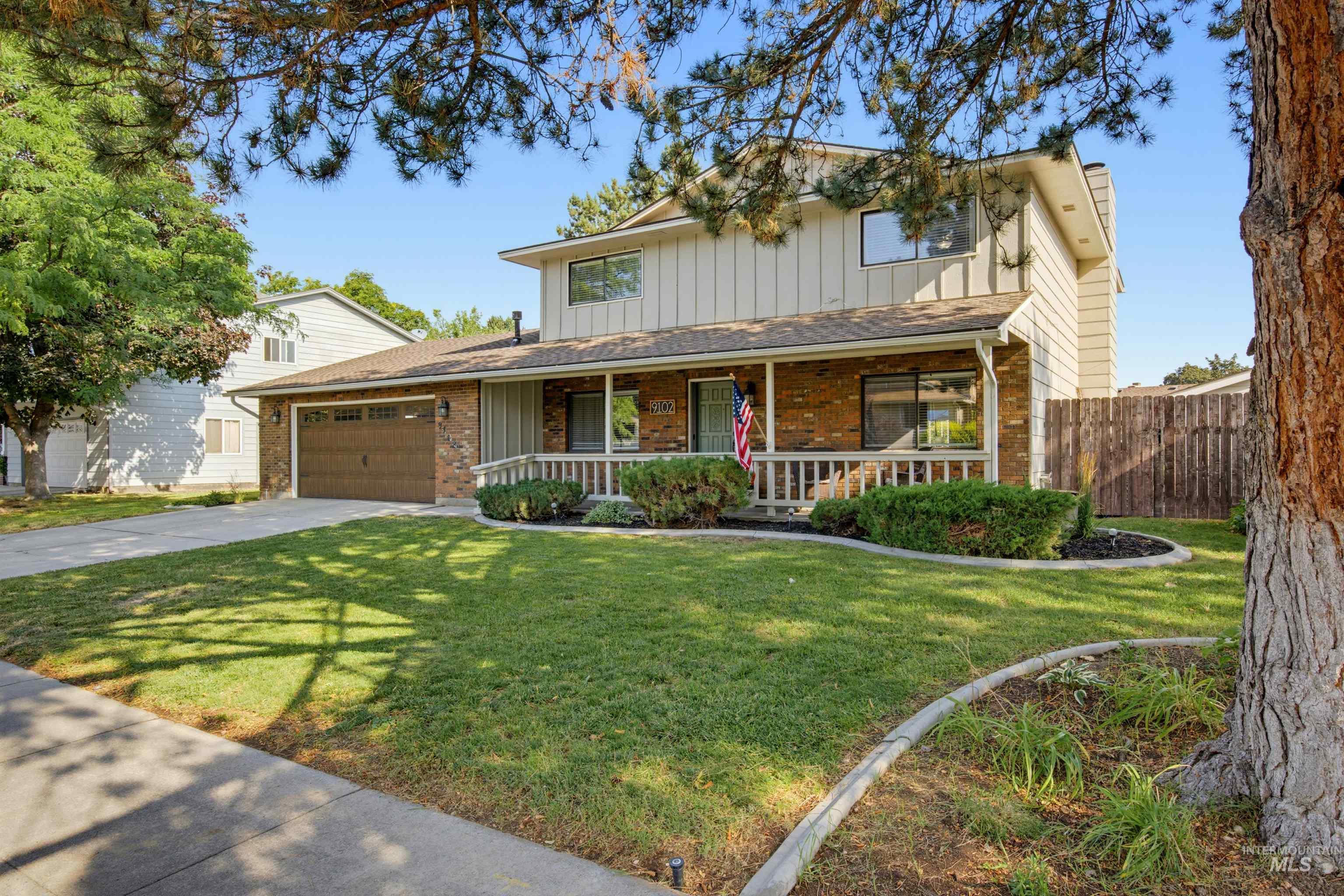 9102 W Donnybrook Ct