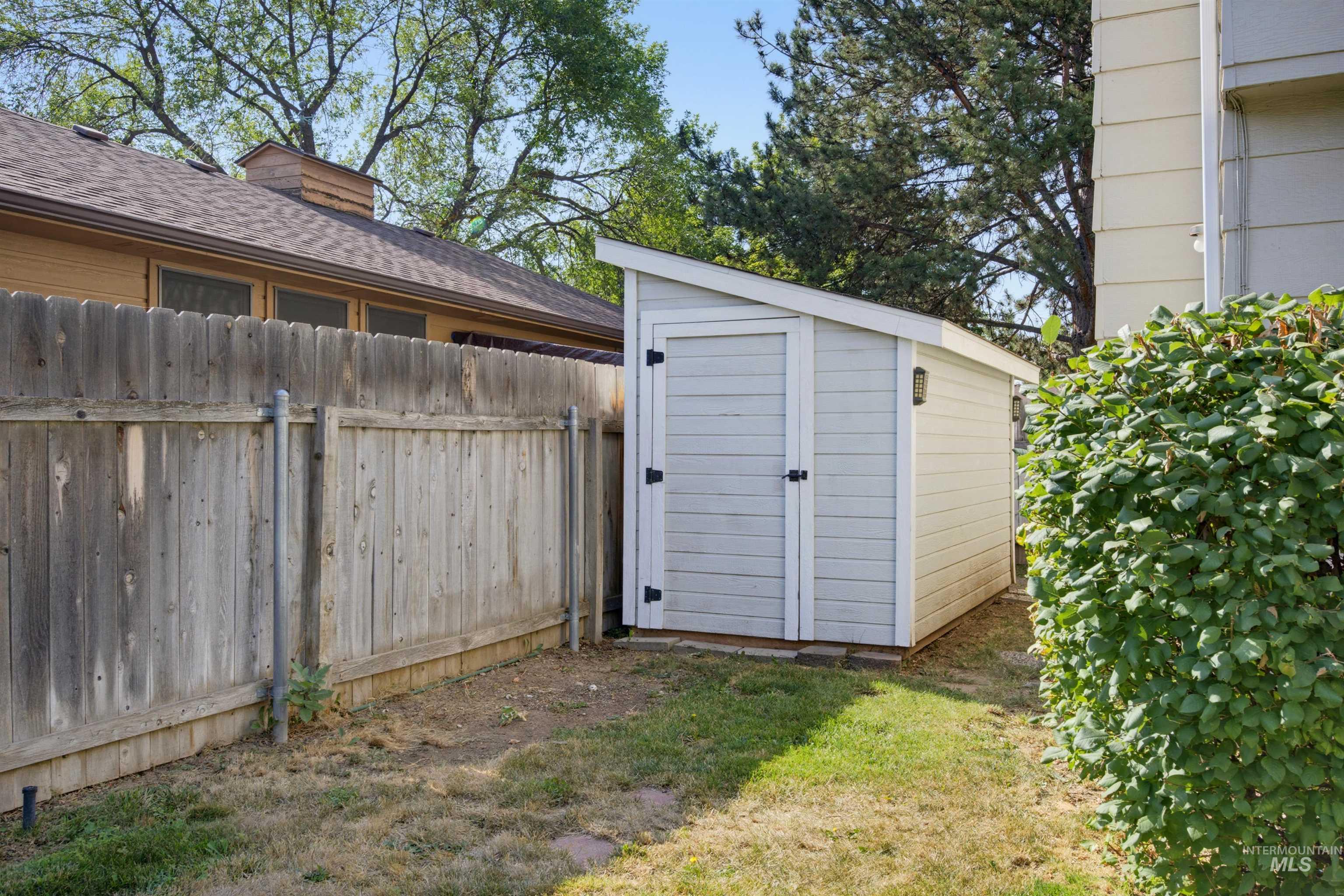 9102 W Donnybrook Ct