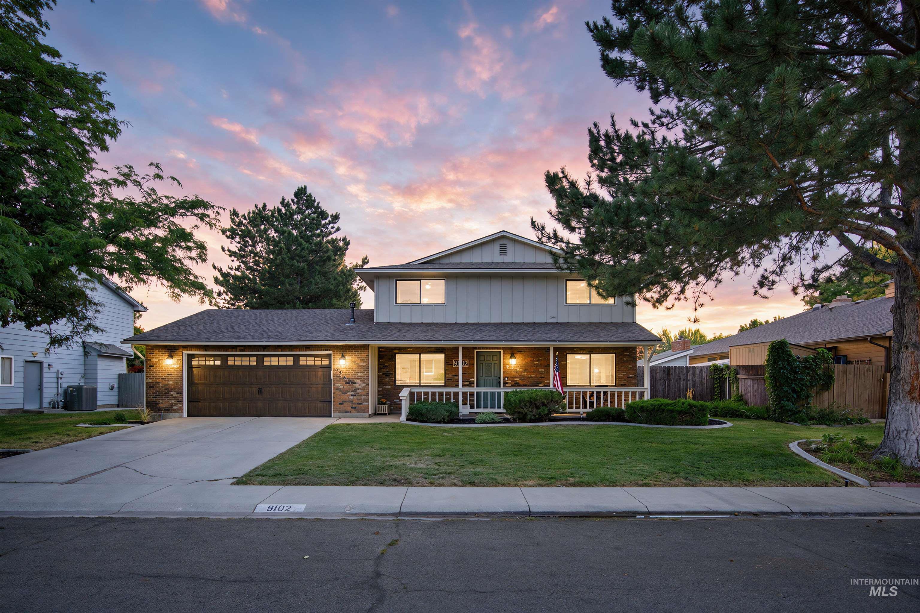9102 W Donnybrook Ct