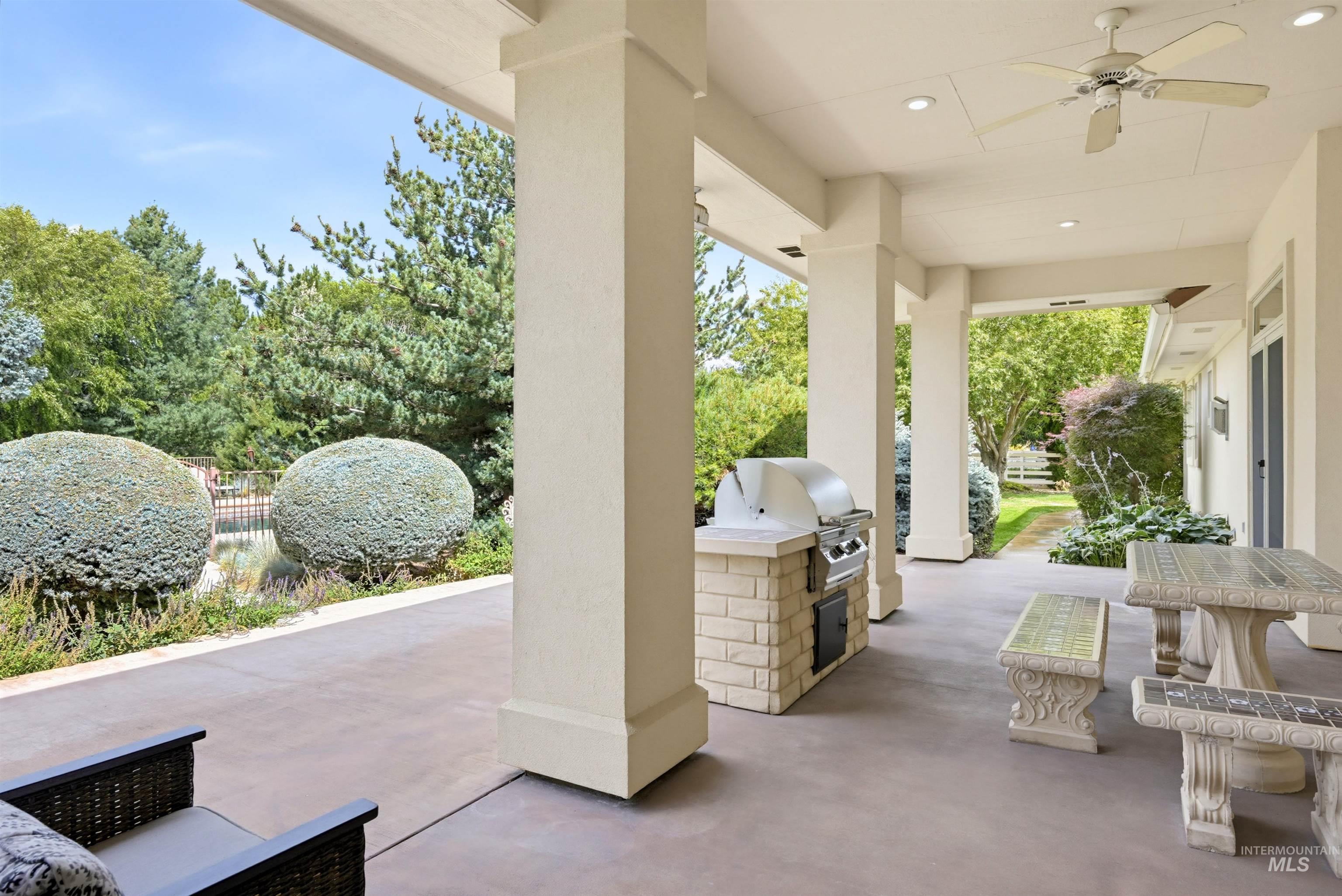 2554 W Sugar Crest Drive