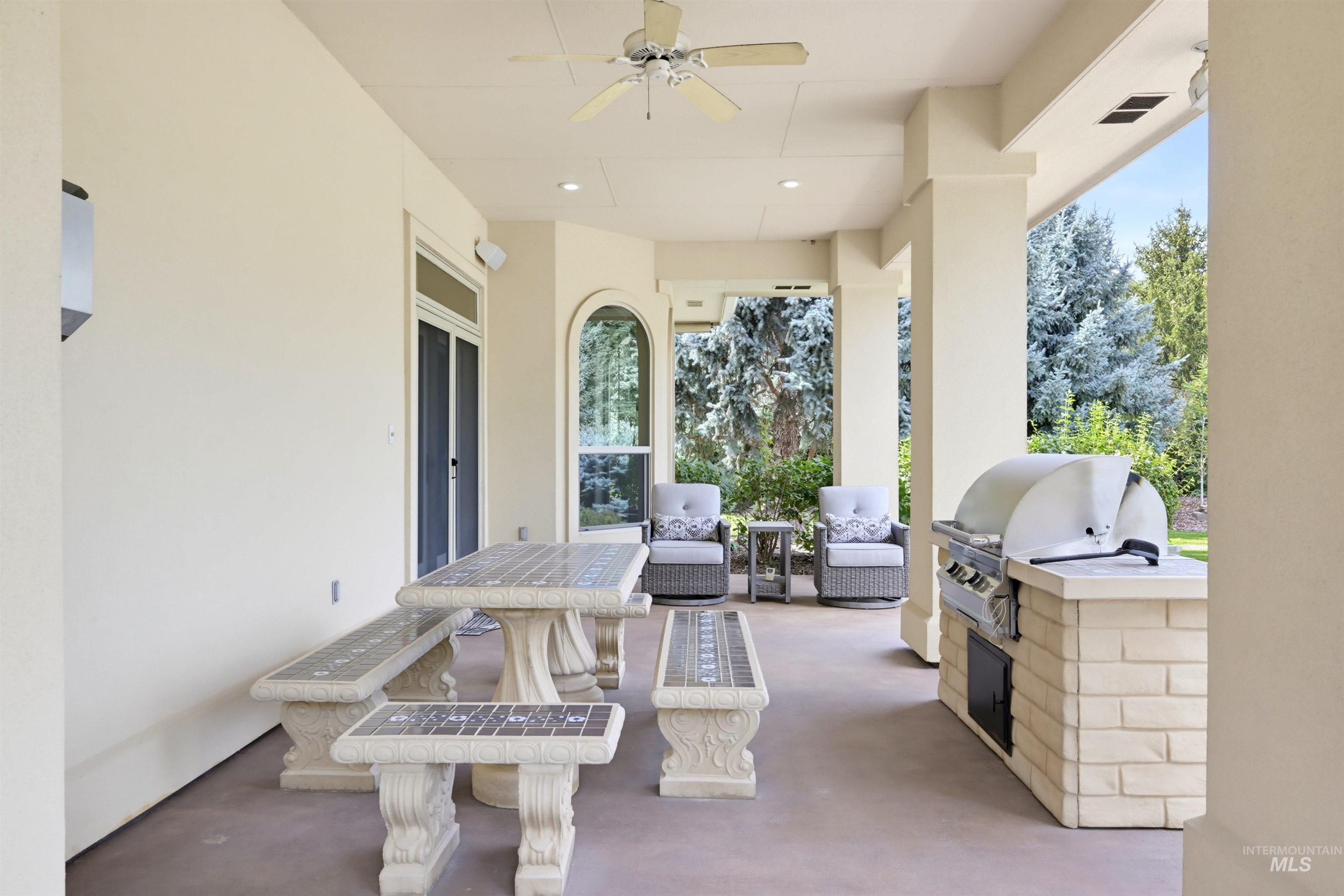 2554 W Sugar Crest Drive