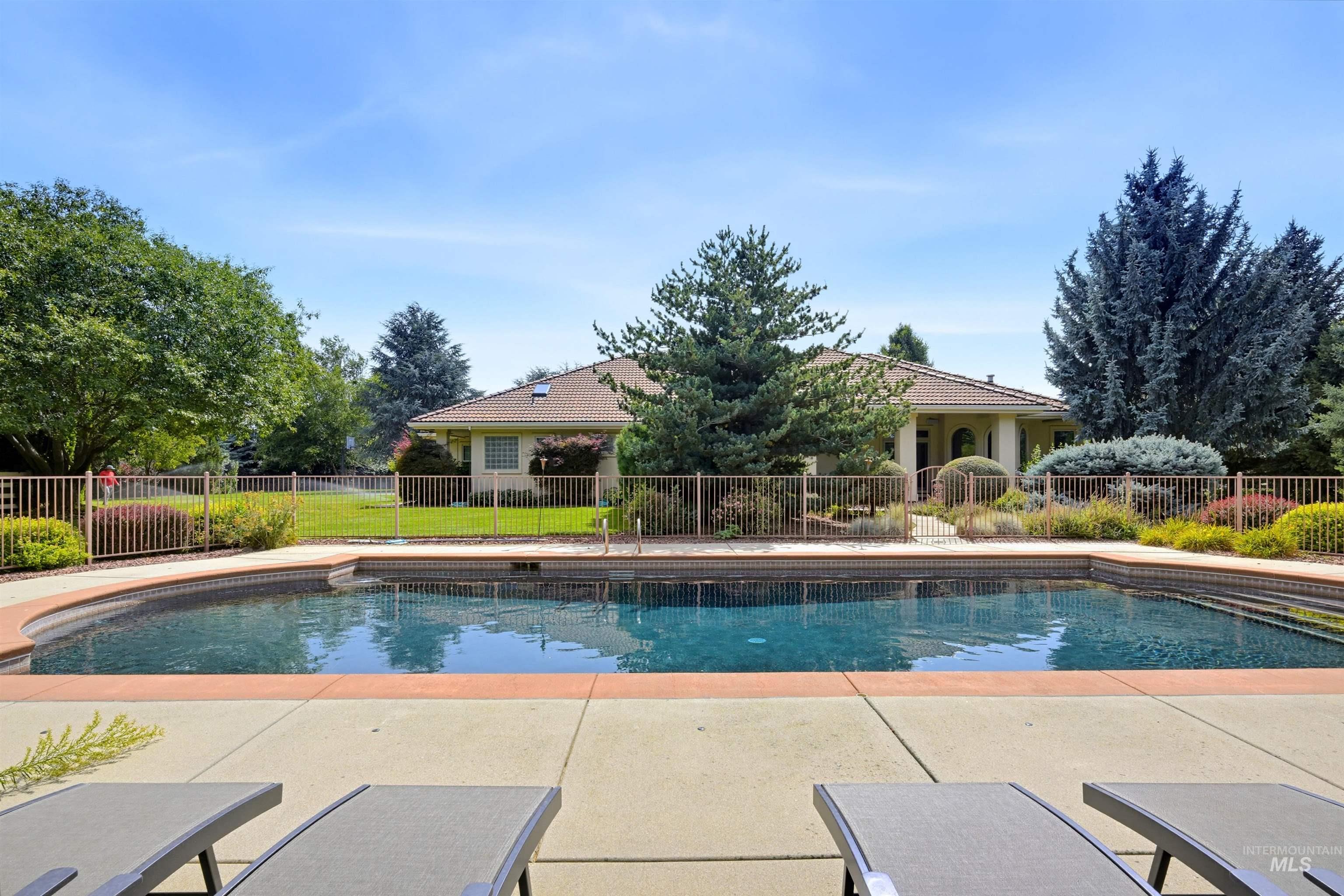 2554 W Sugar Crest Drive