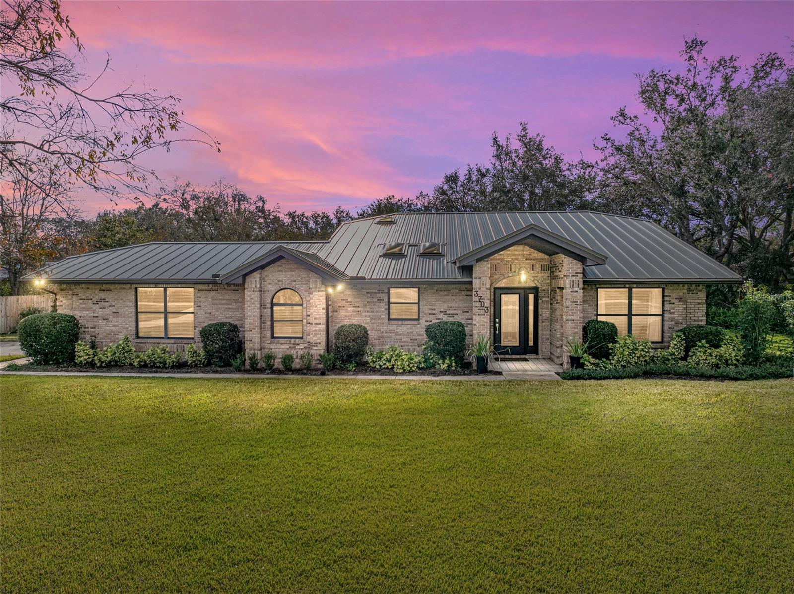 3703 WHITE OAK CT
