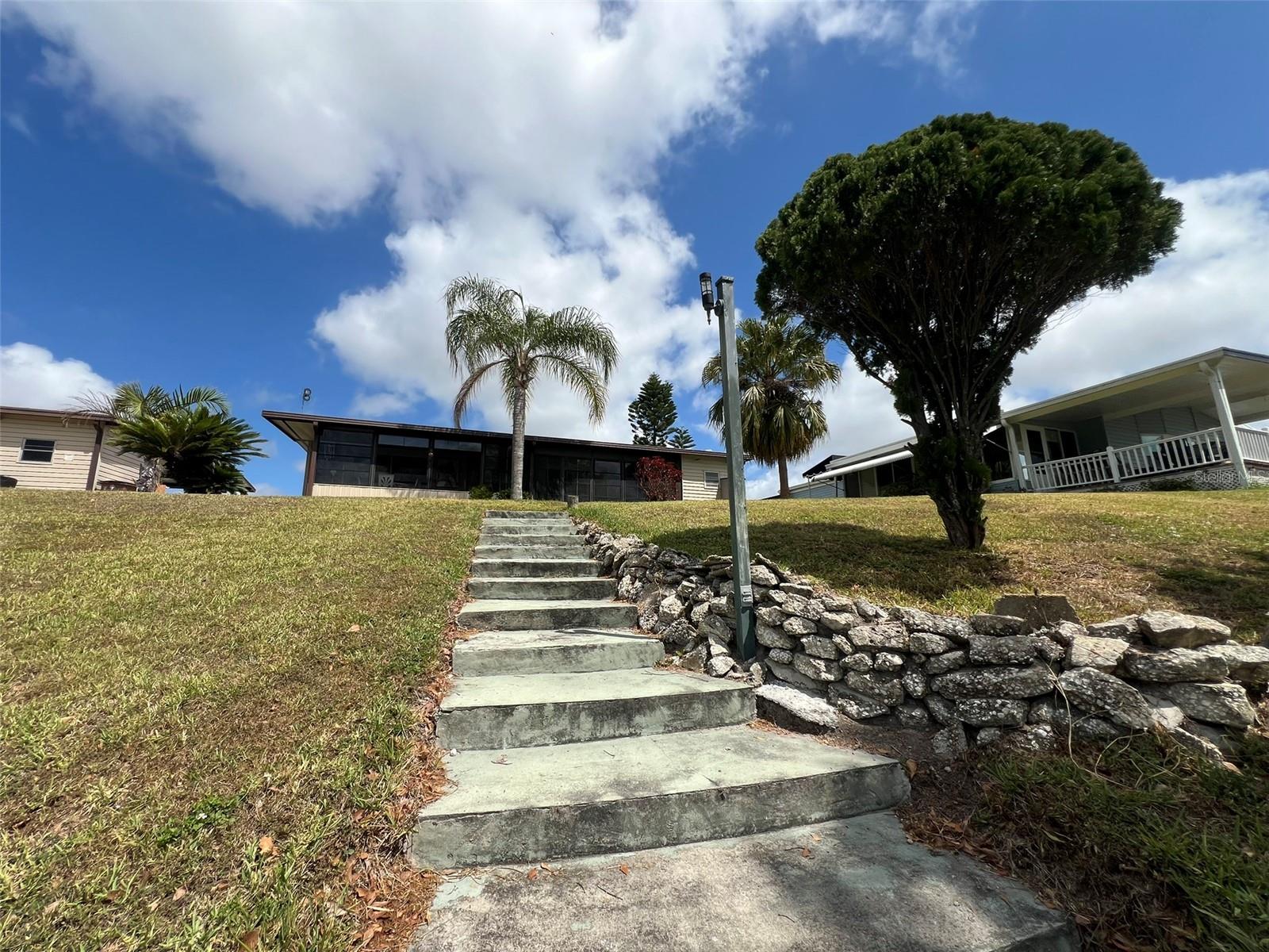 2055 S FLORAL AVE #181