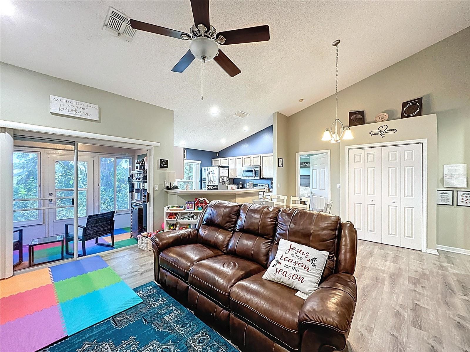 2483 SAINT AUGUSTINE BLVD