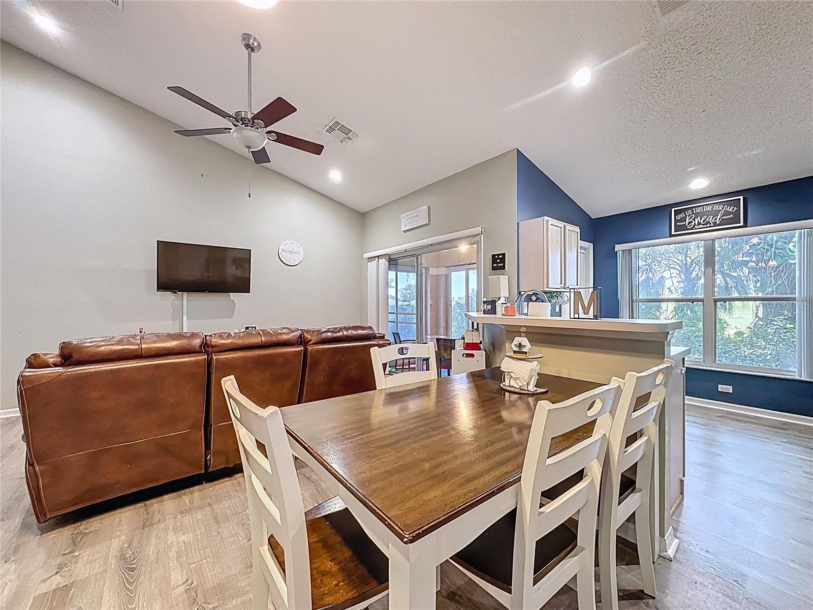 2483 SAINT AUGUSTINE BLVD