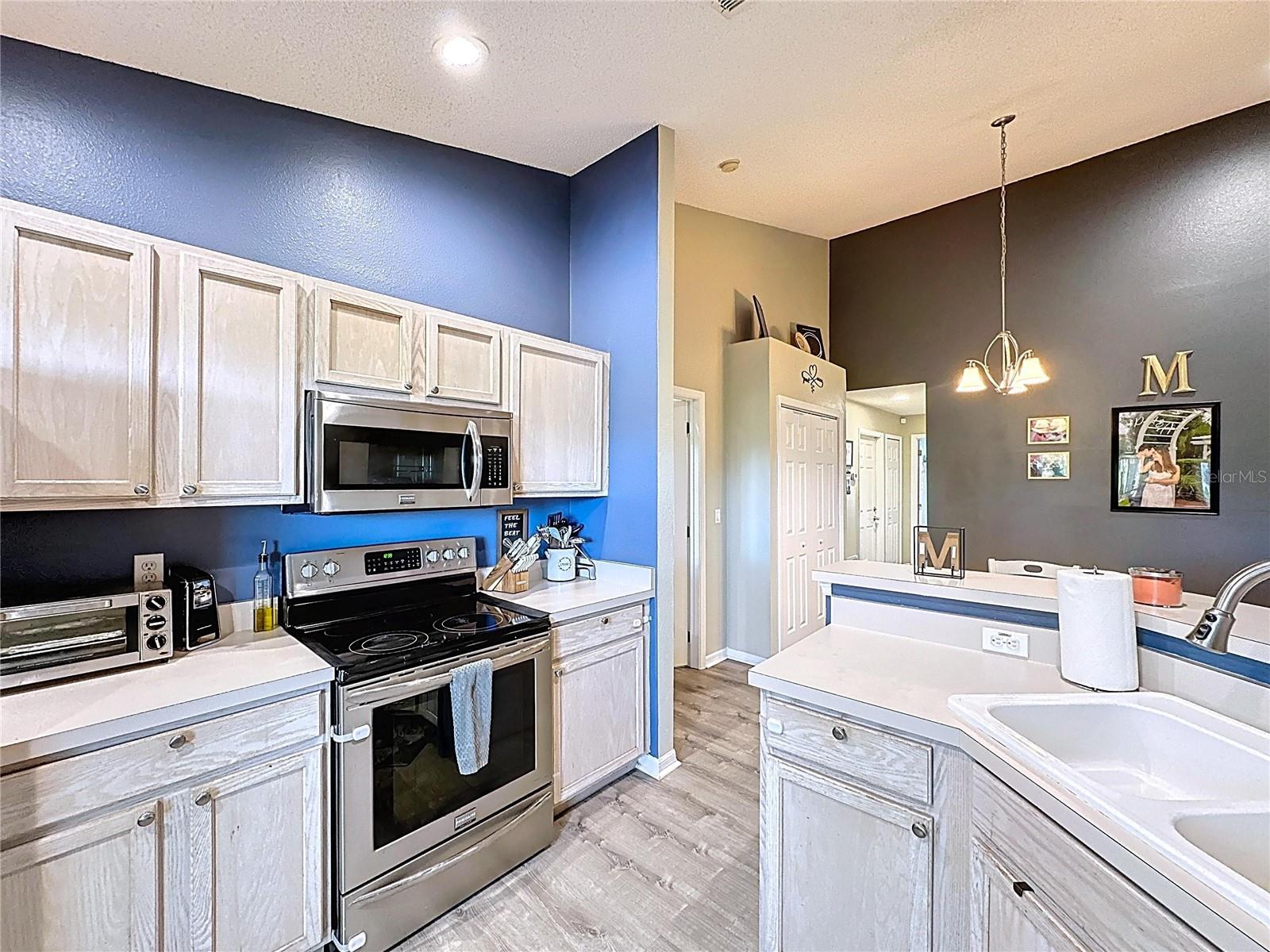 2483 SAINT AUGUSTINE BLVD