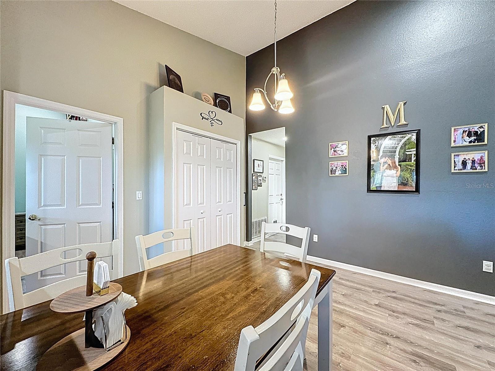 2483 SAINT AUGUSTINE BLVD