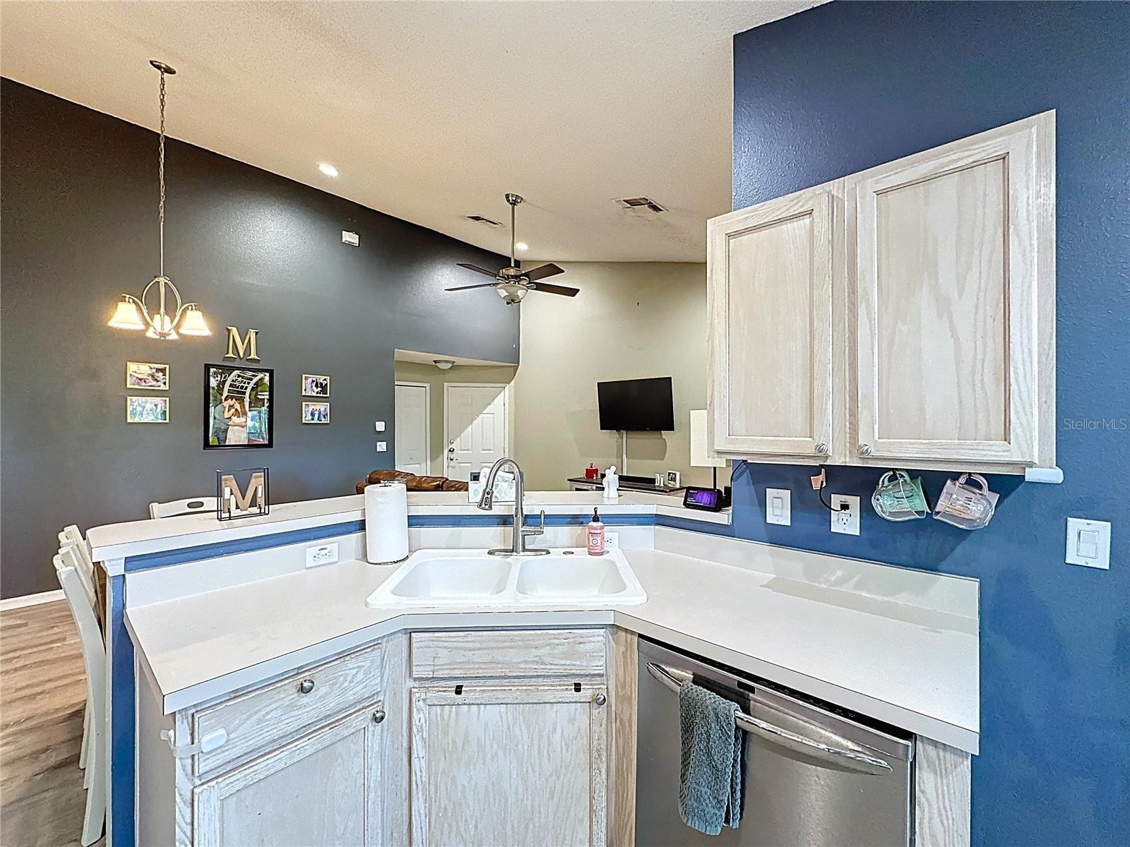 2483 SAINT AUGUSTINE BLVD