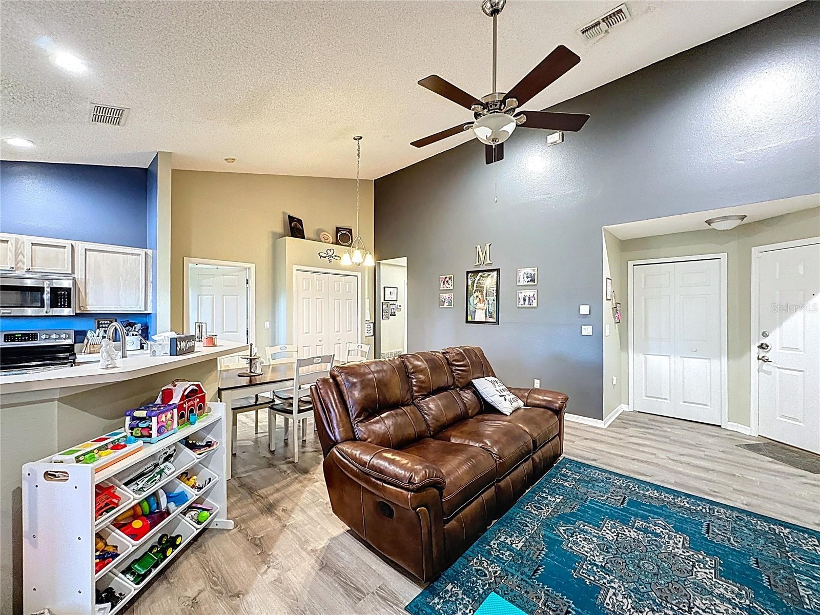 2483 SAINT AUGUSTINE BLVD