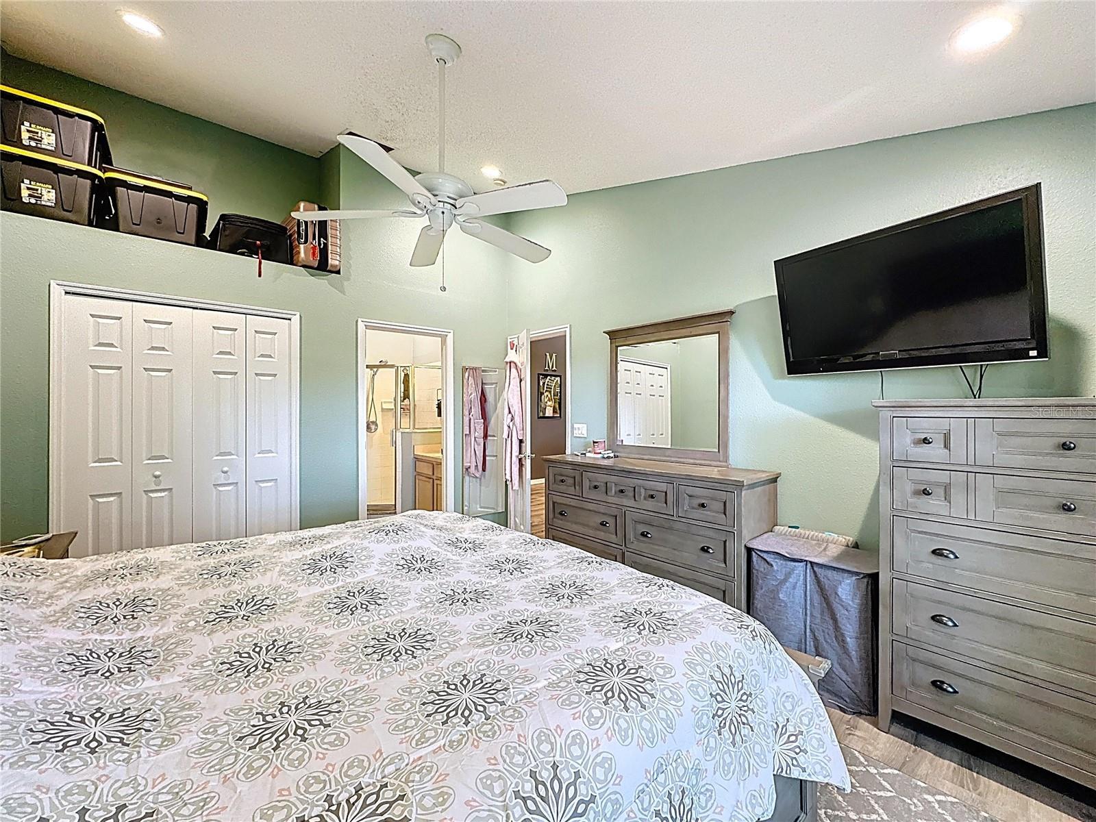 2483 SAINT AUGUSTINE BLVD