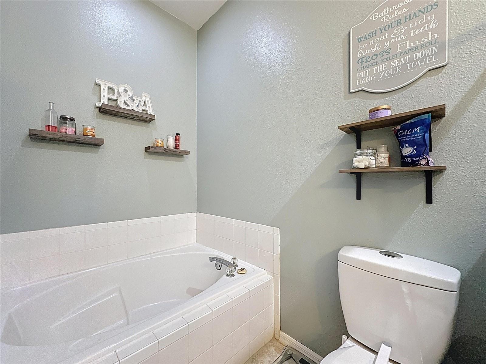 2483 SAINT AUGUSTINE BLVD