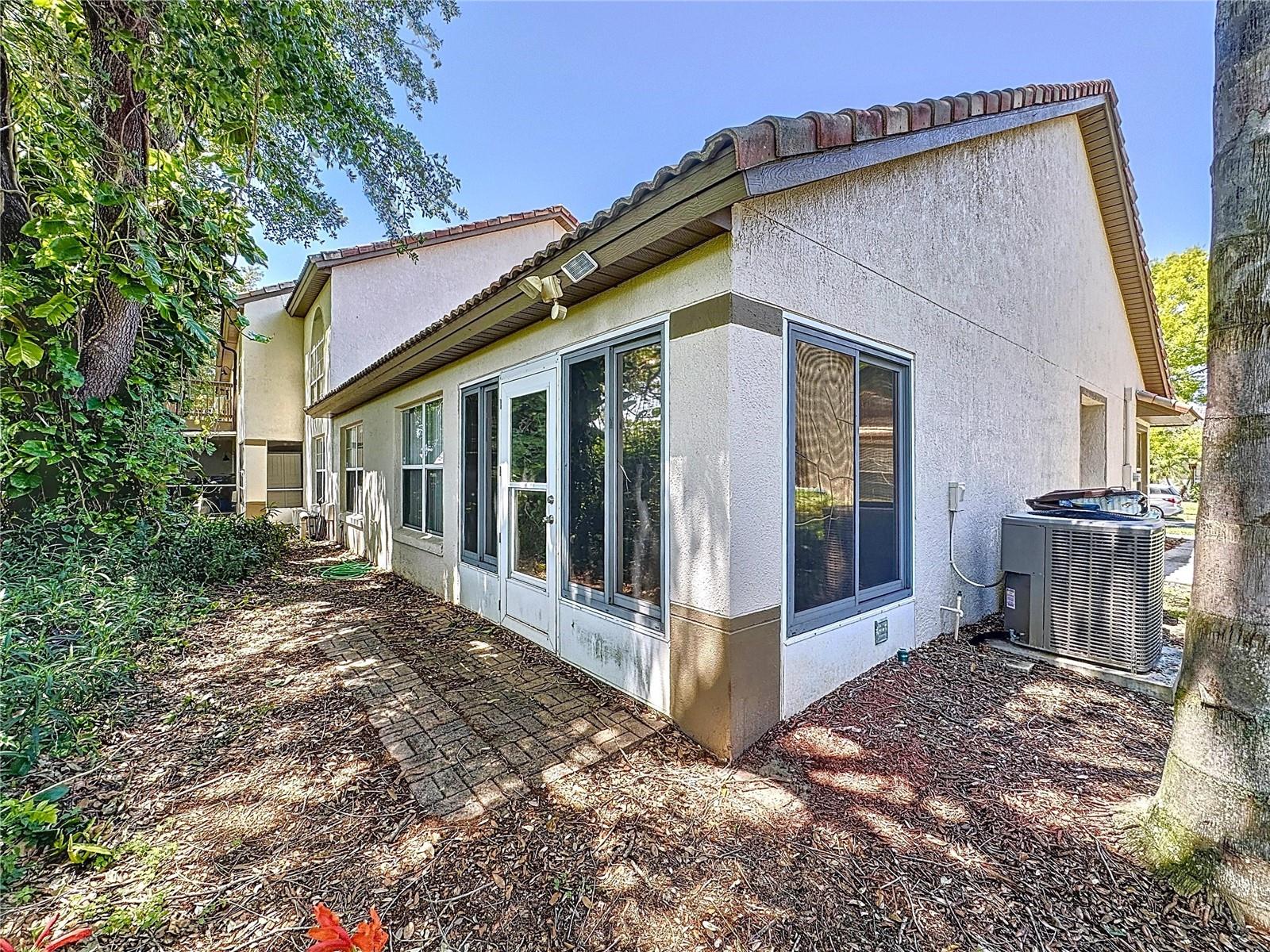 2483 SAINT AUGUSTINE BLVD