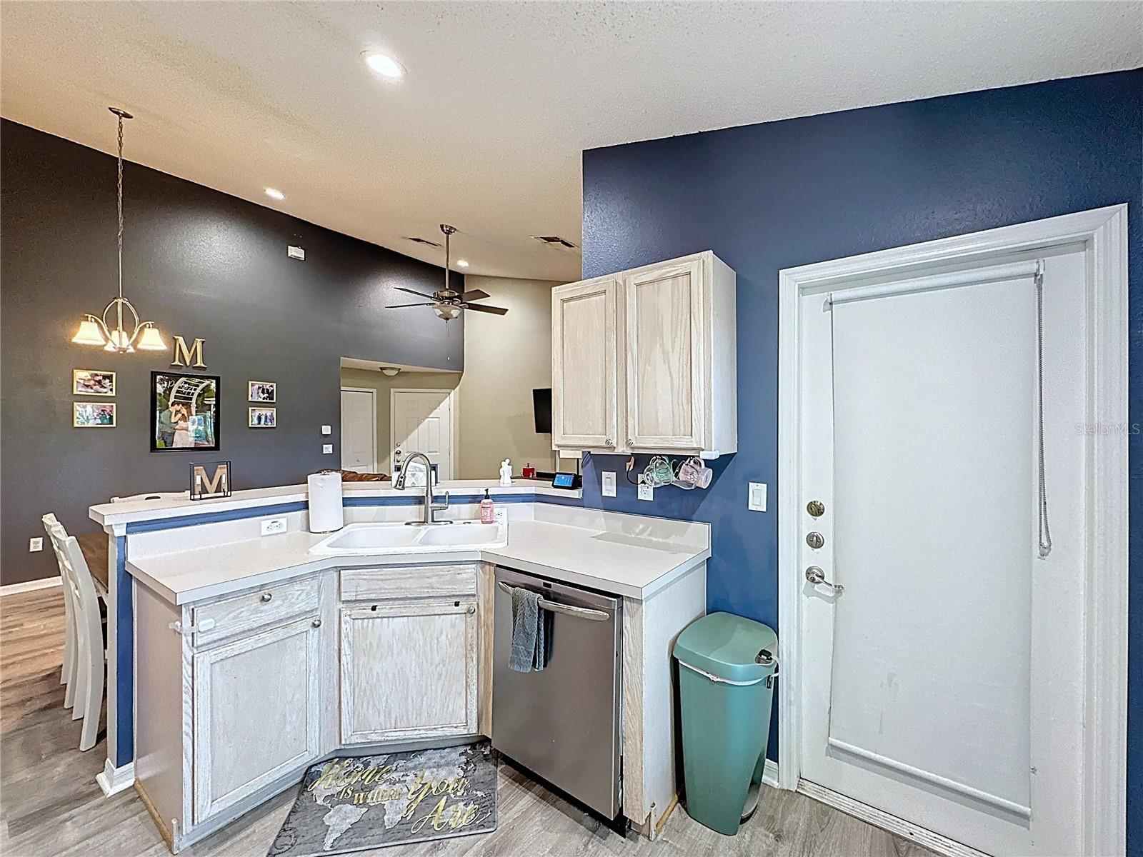 2483 SAINT AUGUSTINE BLVD