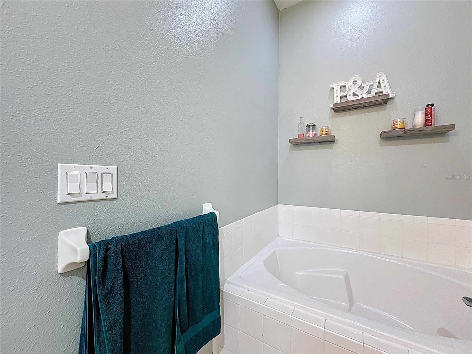 2483 SAINT AUGUSTINE BLVD