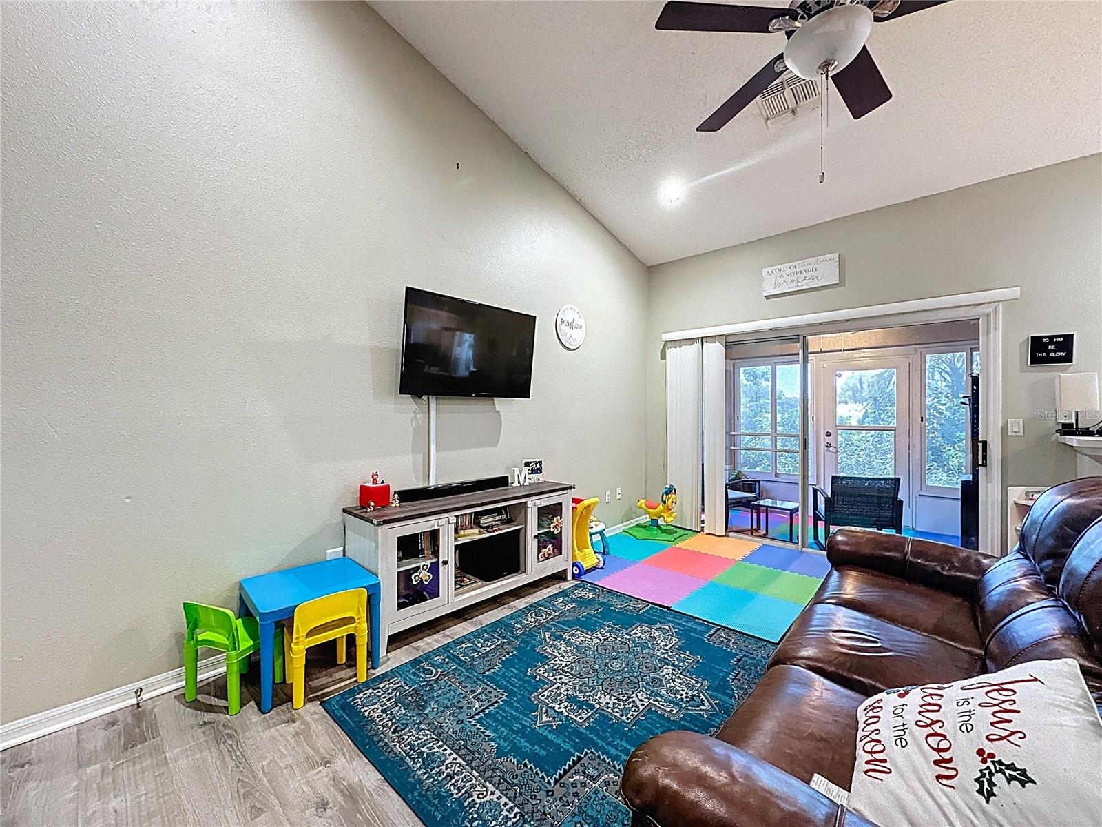 2483 SAINT AUGUSTINE BLVD