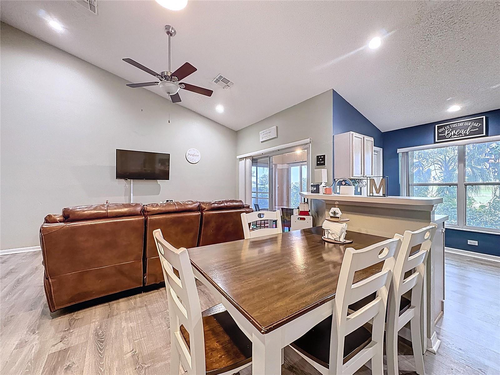 2483 SAINT AUGUSTINE BLVD