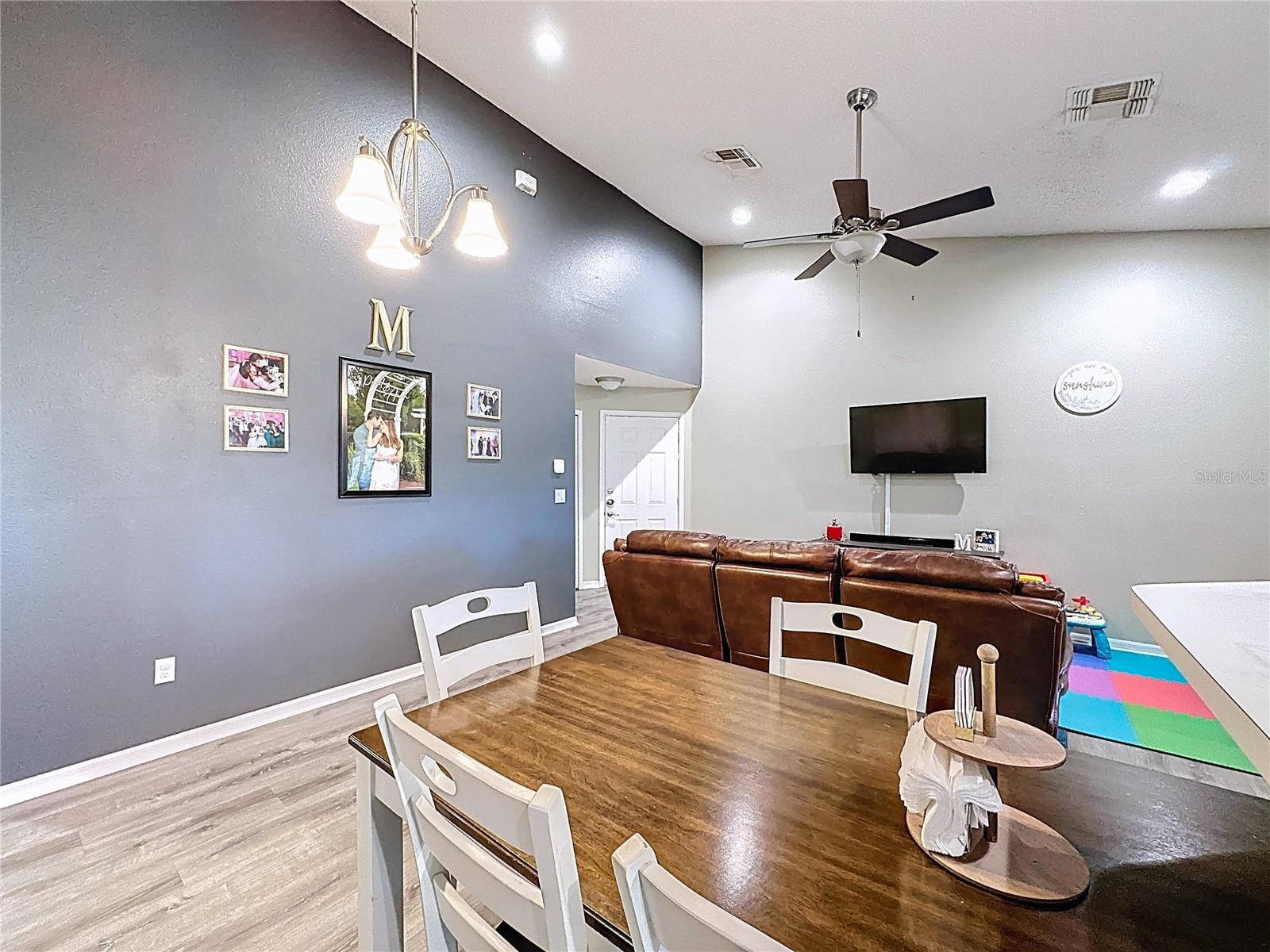 2483 SAINT AUGUSTINE BLVD