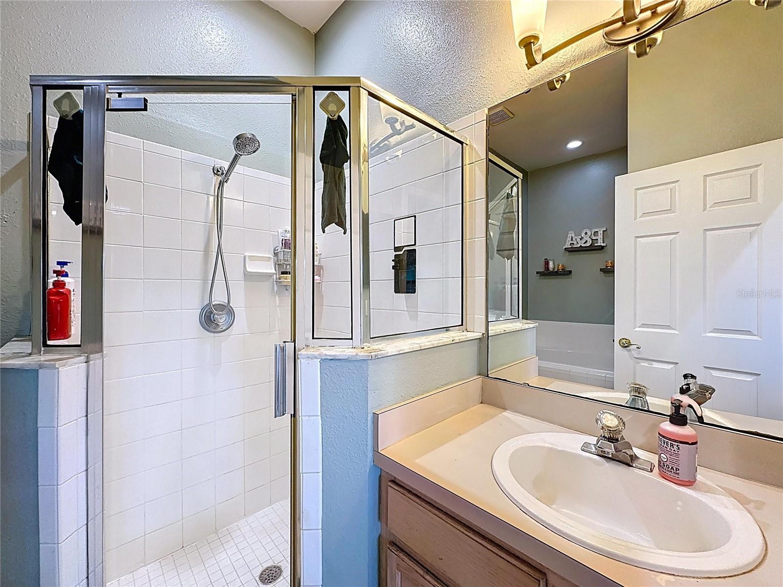 2483 SAINT AUGUSTINE BLVD