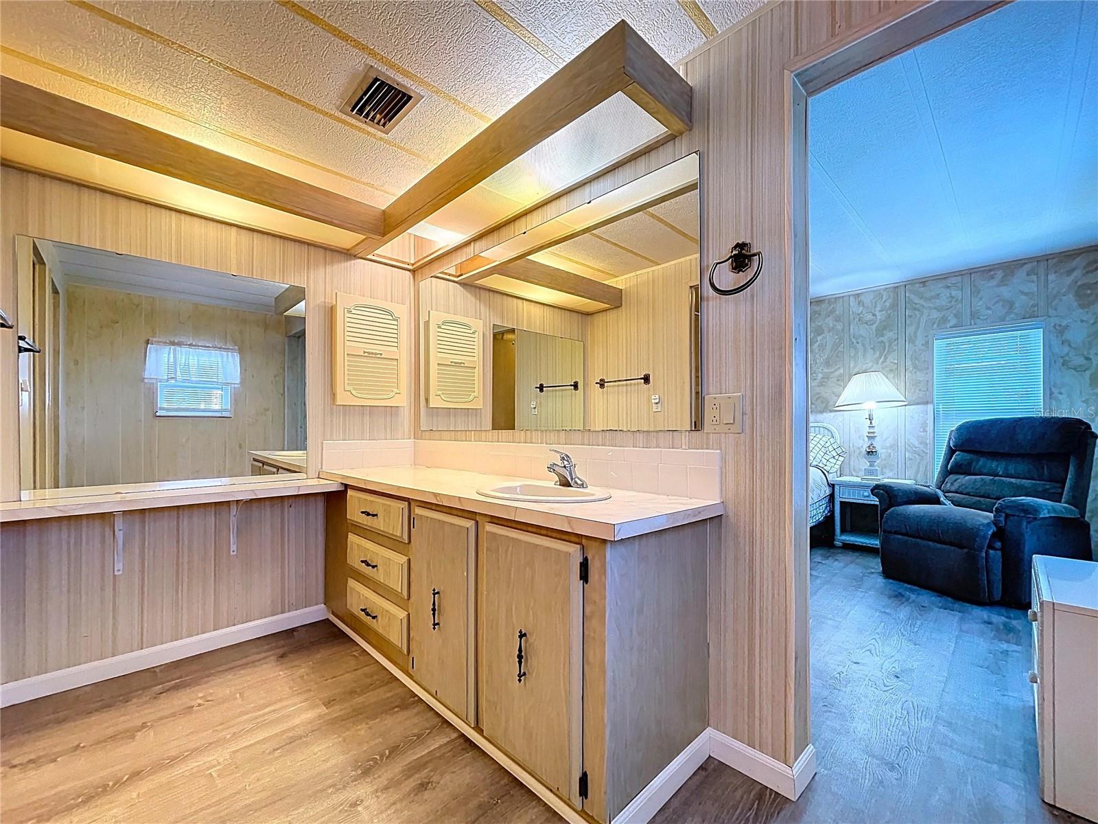 2055 S FLORAL AVE #291