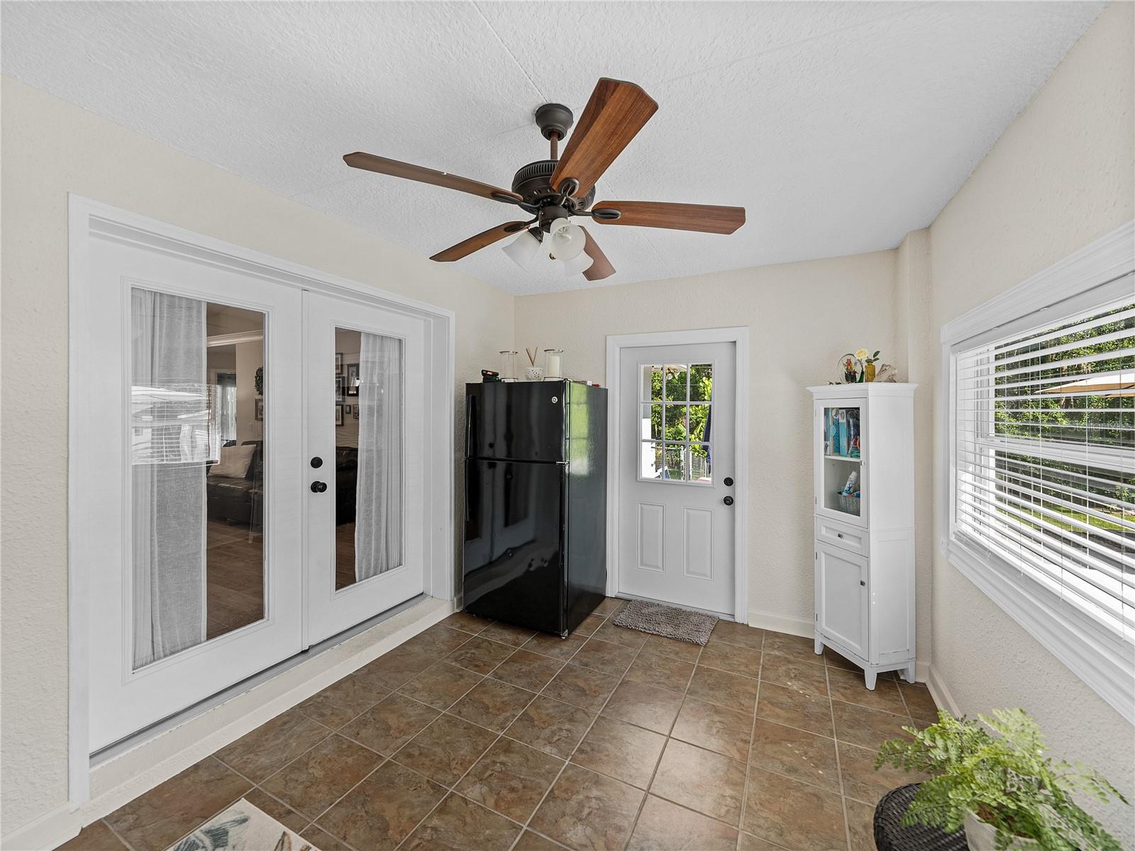 5427 ORANGE VALLEY DR