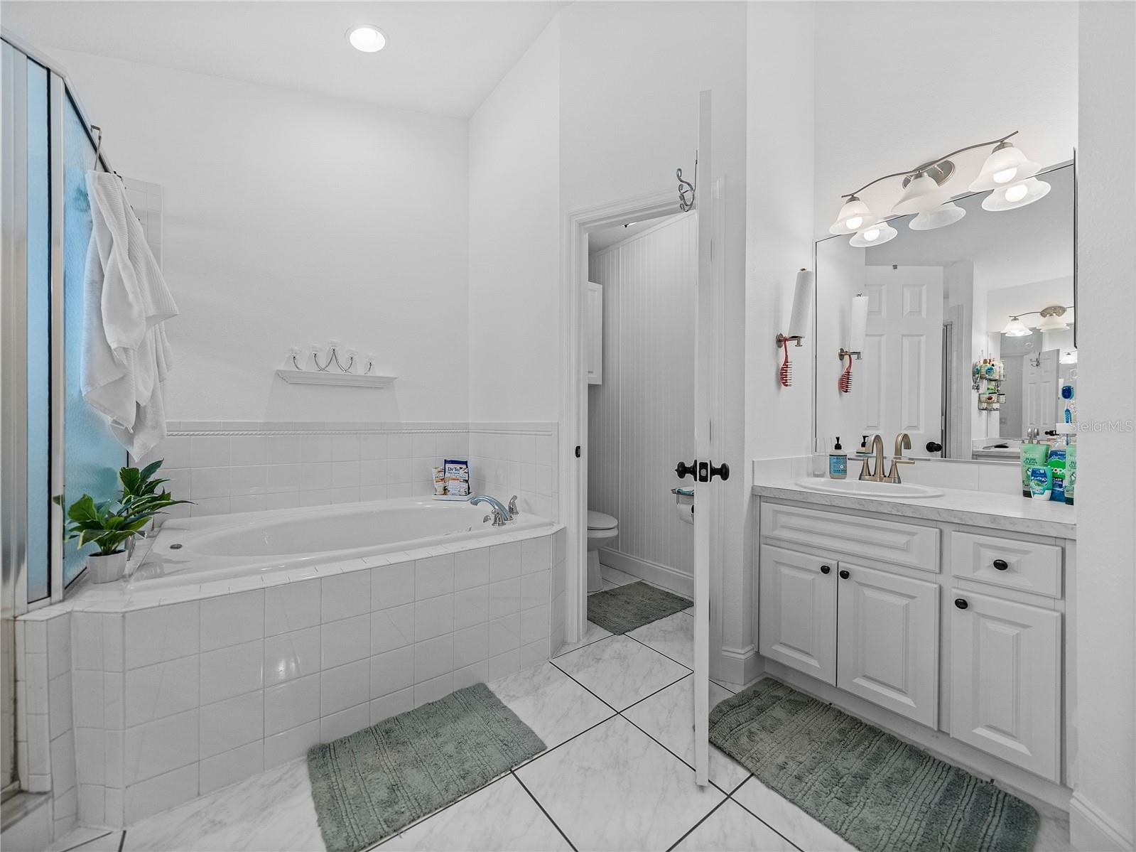 5427 ORANGE VALLEY DR